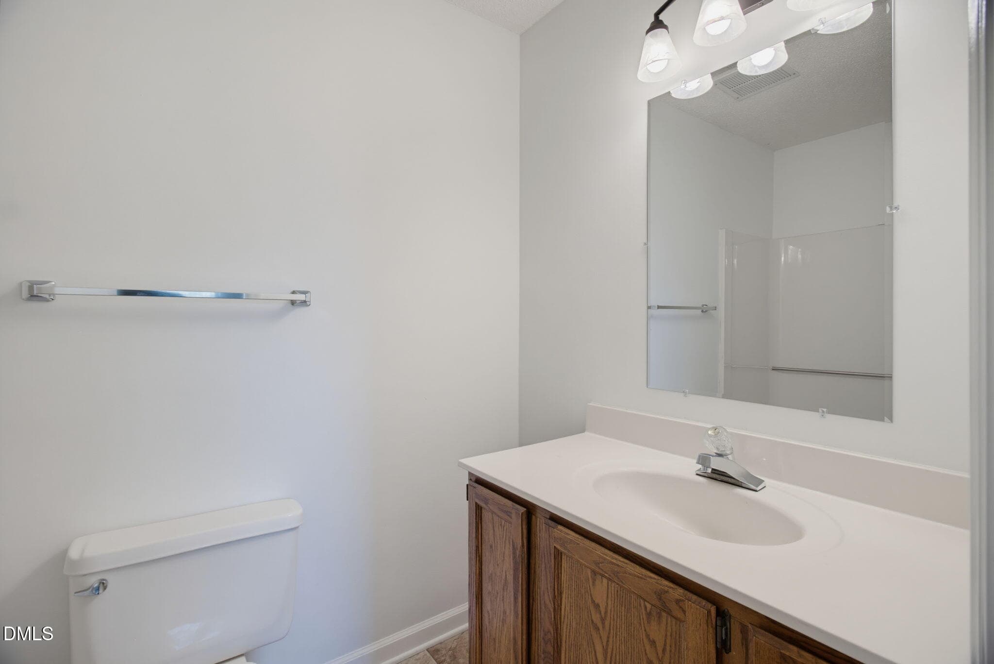 25-web-or-mls-2210 New Garden Rd-25 - 2210 New Garden Road 3620, Greensboro, NC 27410