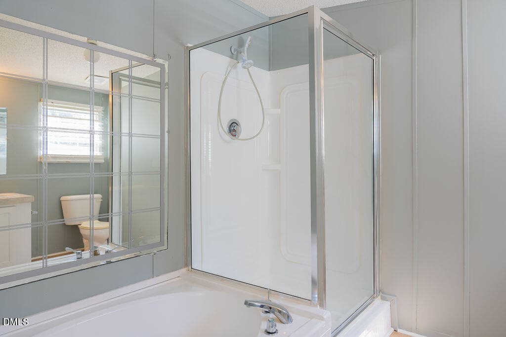 Separate Tub/Shower - 3199 Nc-55, Coats, NC 27521