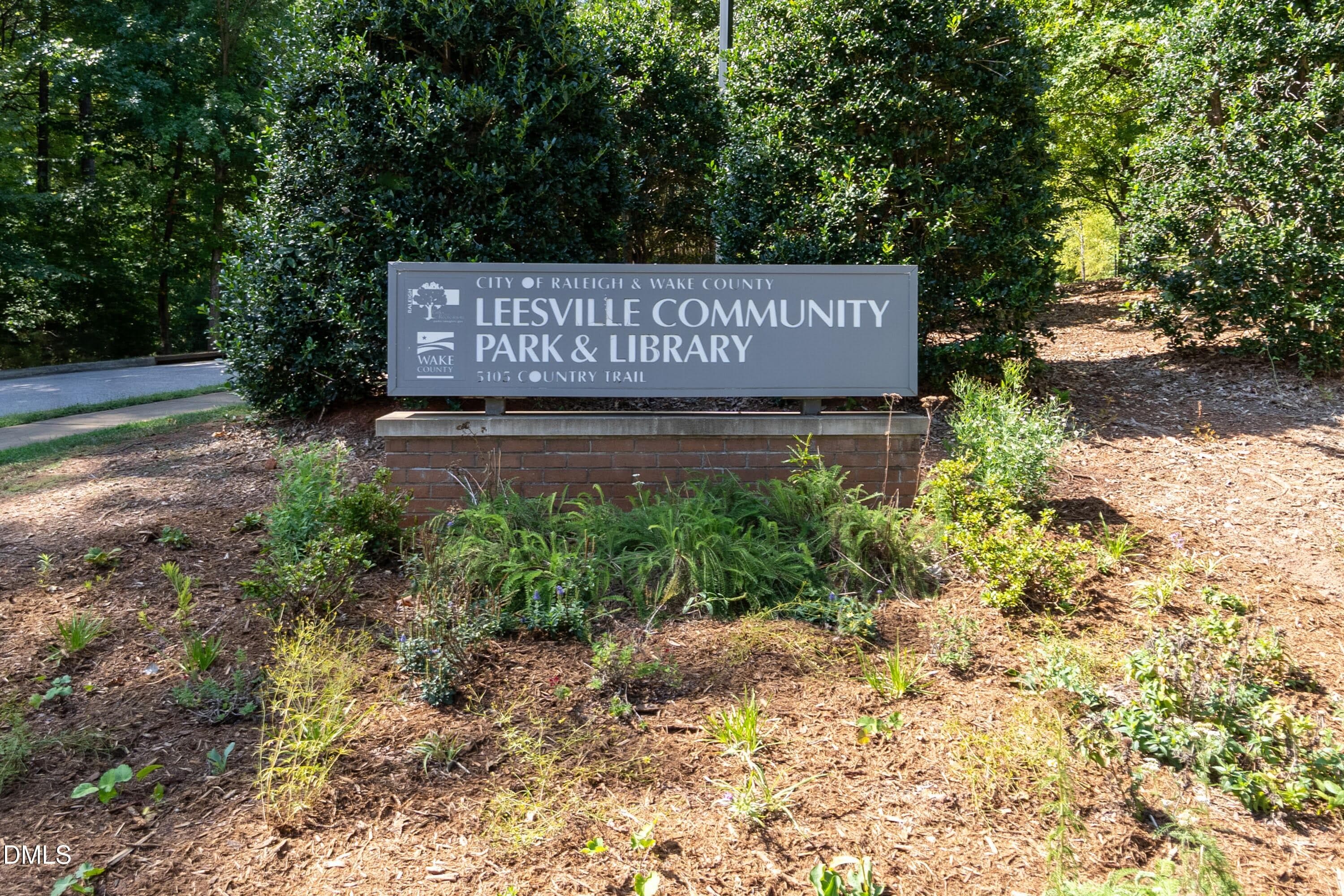 Sign 02 (2) - 4213 Oakthorne Way, Raleigh, NC 27613