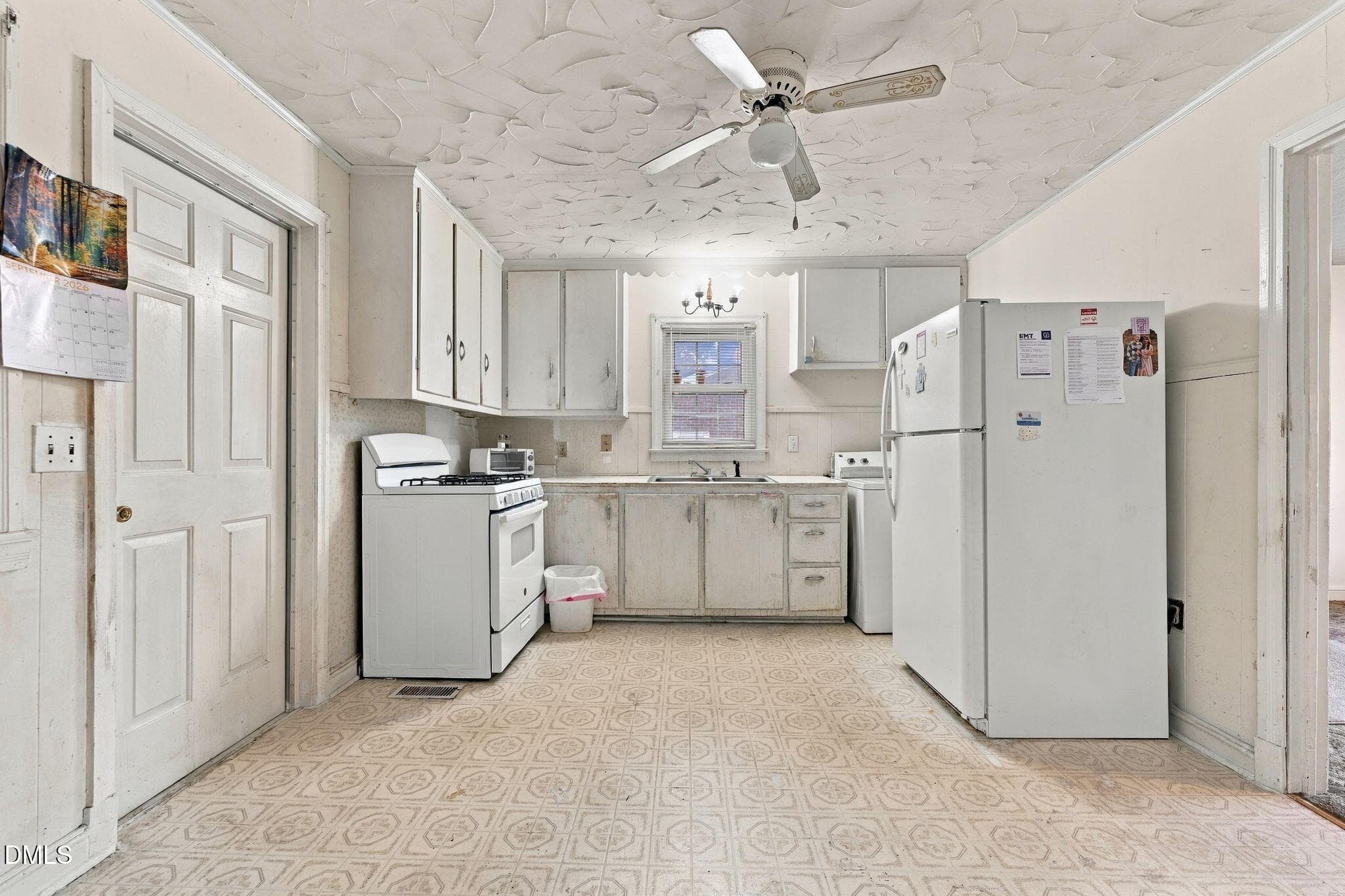 22-web-or-mls-_2355894 - 607 Walker Avenue, Graham, NC 27253, Graham