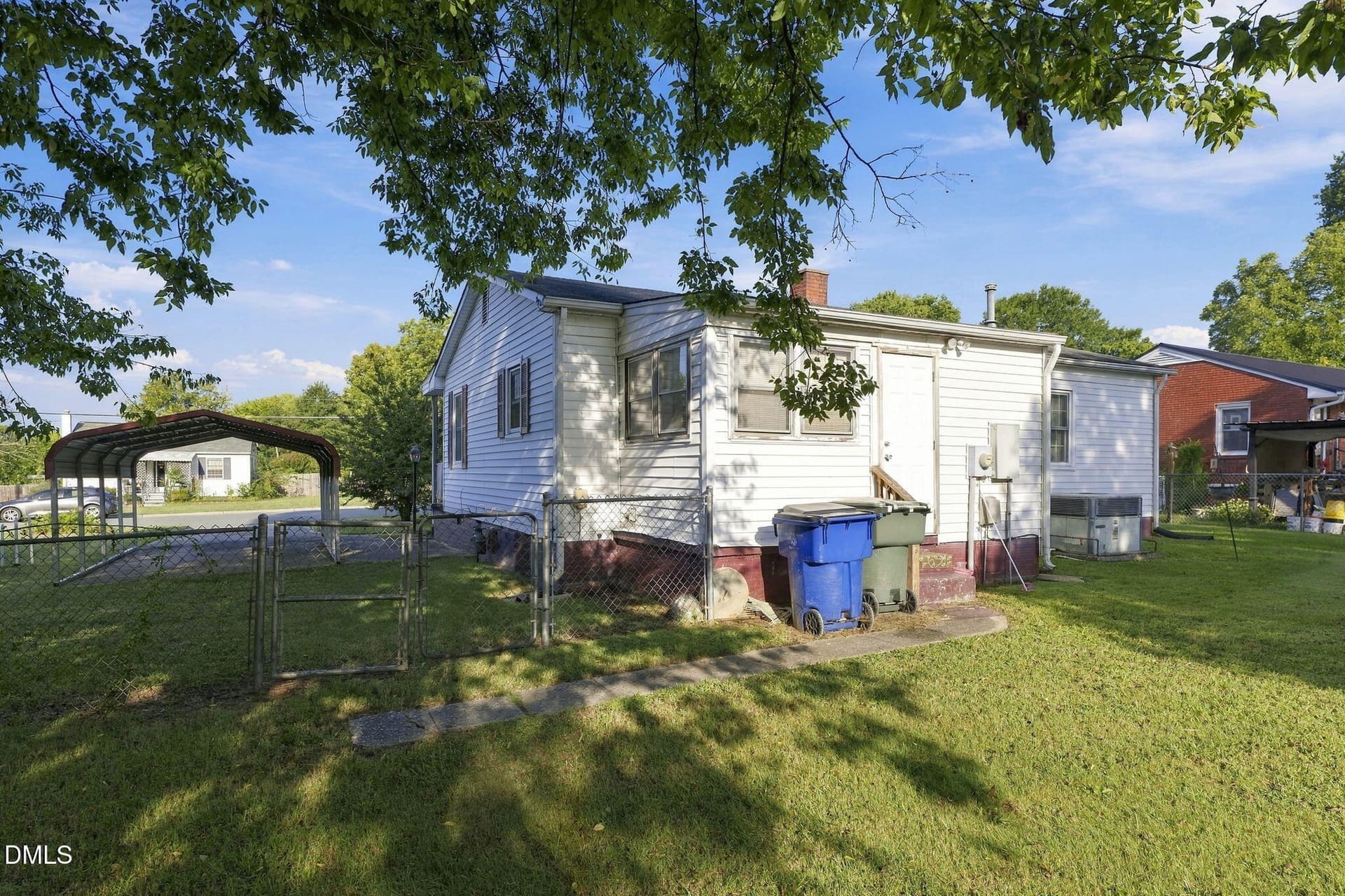 26-web-or-mls-_2355916 - 607 Walker Avenue, Graham, NC 27253