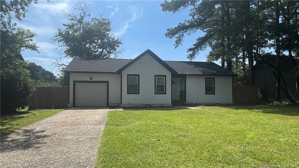 909 Whitcomb Drive, Fayetteville, NC 28311
