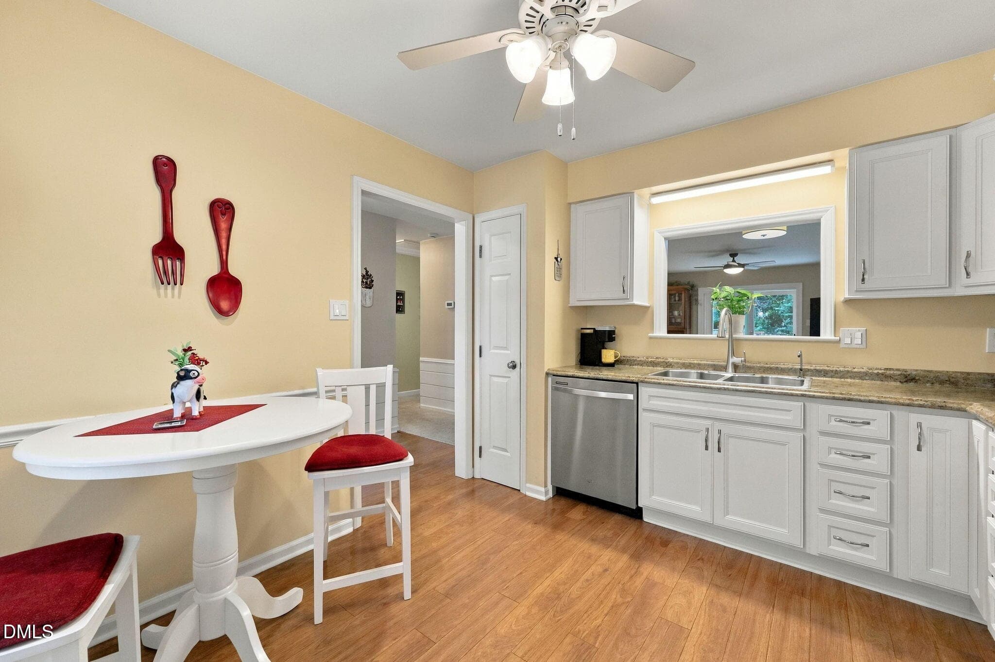 Breakfast Area in Kitchen - 6412 Meadow View Drive, Raleigh, NC 27609