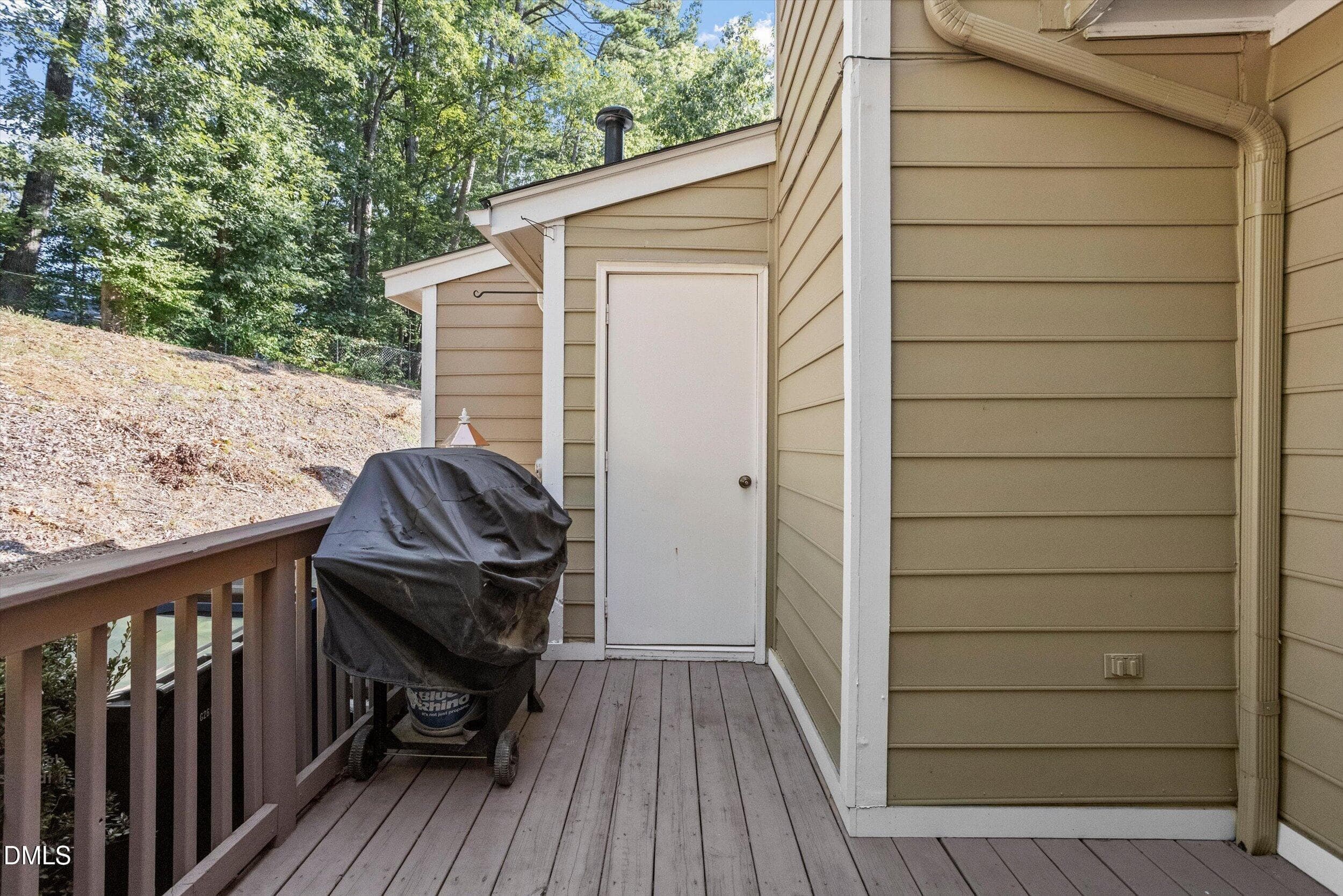 Patio2-6707 Queen Annes Dr - 6707 Queen Annes Drive, Raleigh, NC 27613