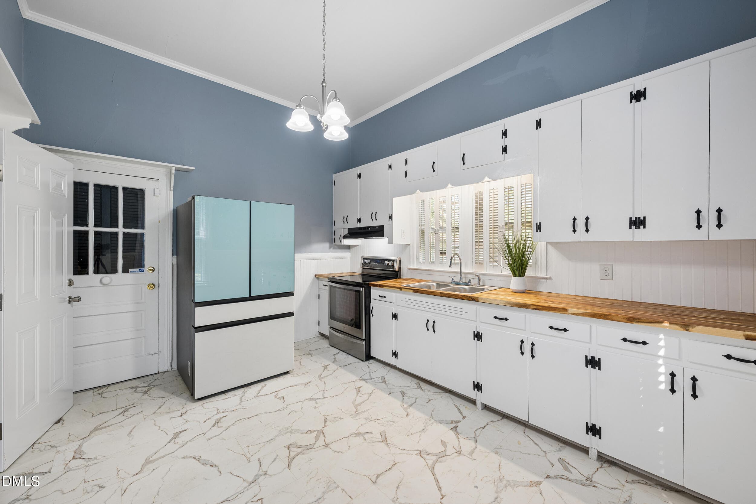 Kitchen - 412 W Walnut Street, Tarboro, NC 27886