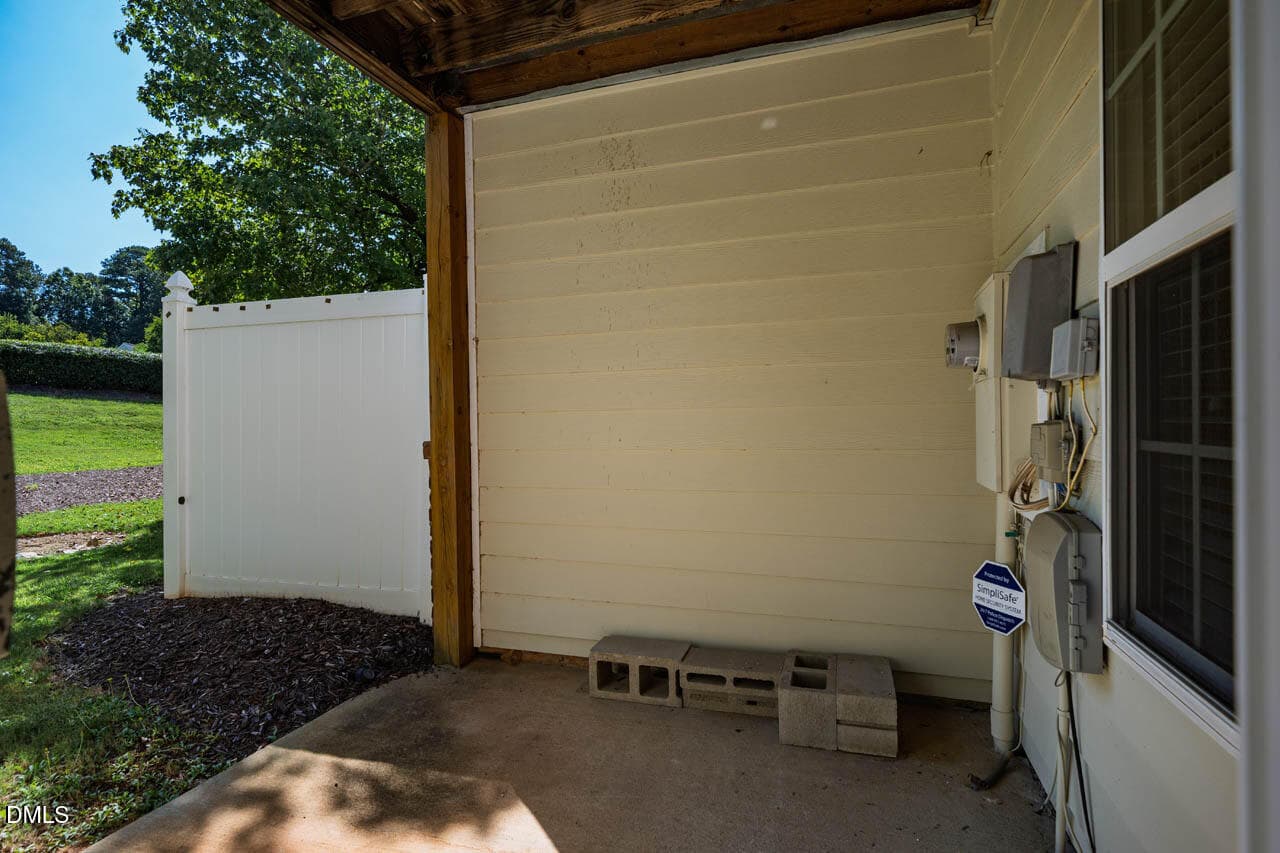 Deck - 255 Bally Shannon Way, Apex, NC 27539