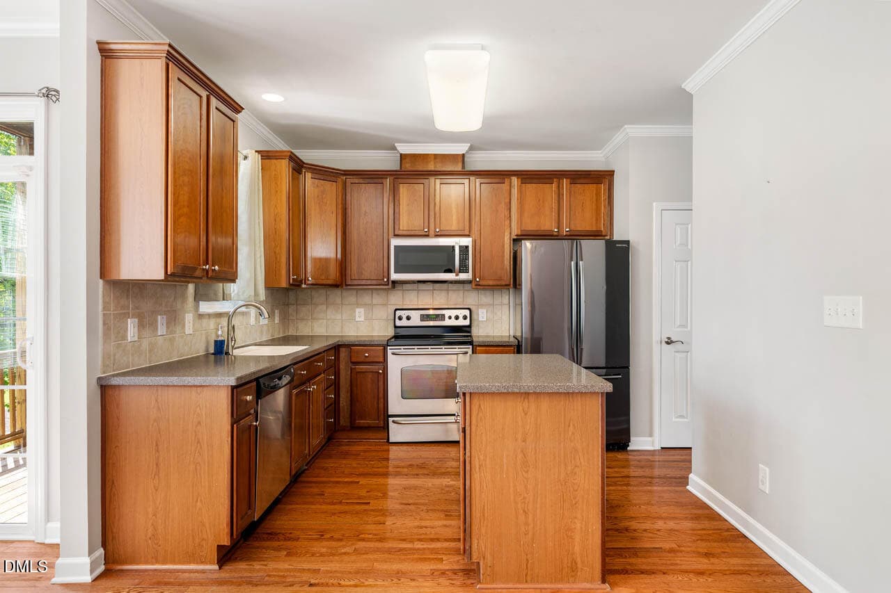 Kitchen - 255 Bally Shannon Way, Apex, NC 27539