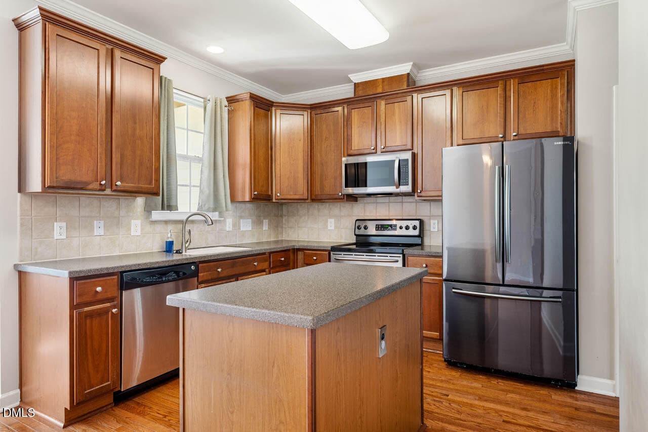 Kitchen - 255 Bally Shannon Way, Apex, NC 27539