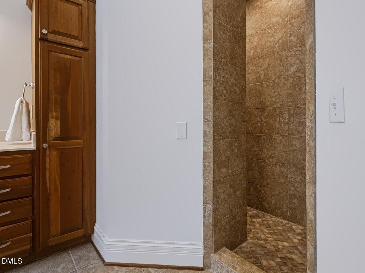 086-Primary Suite 1 - Main Floor - 1101 New Hope Church Road, Apex, NC 27523