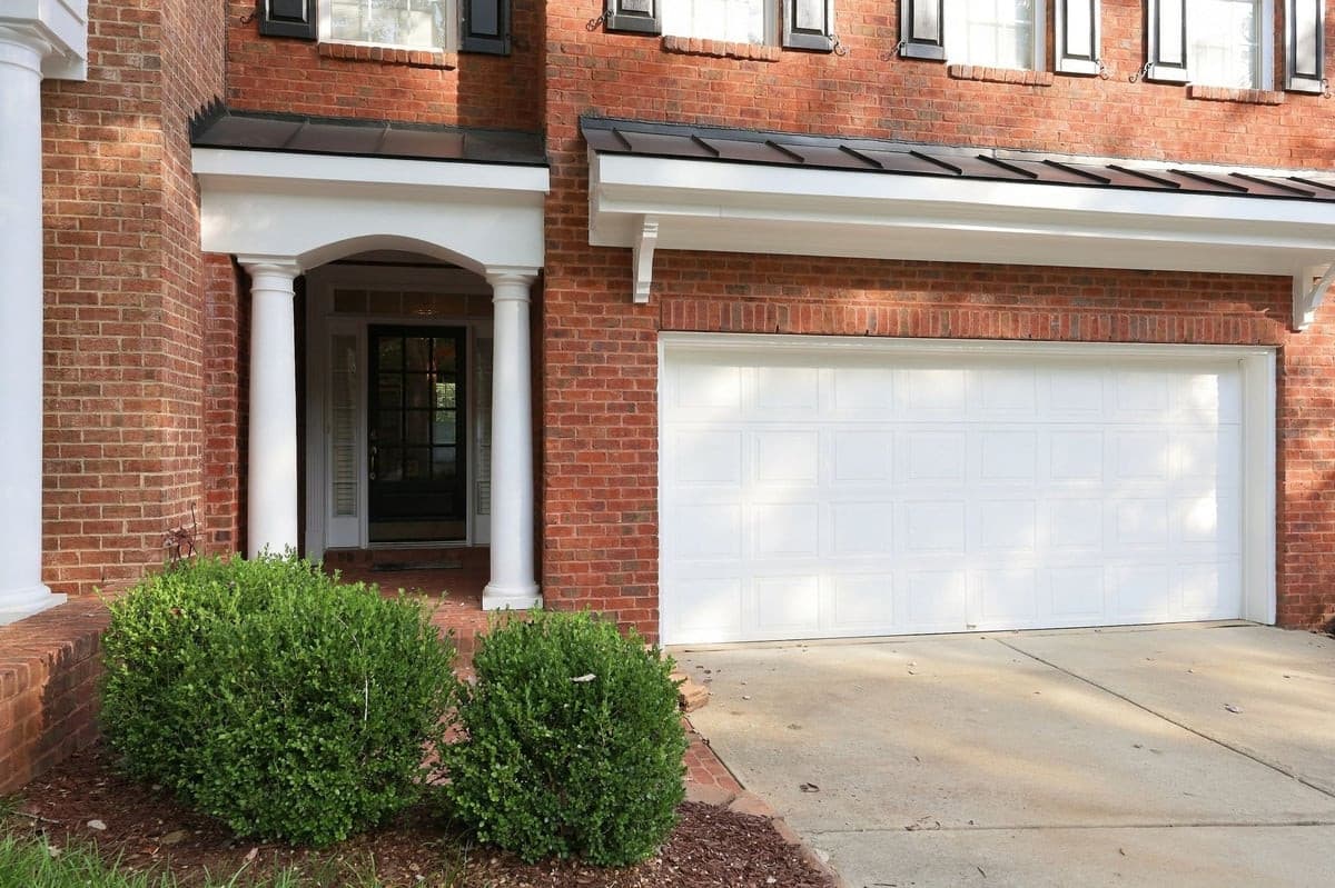 52-web-or-mls-IMG_0111_Edit.jpg - 7204 Summit Waters Lane, Raleigh, NC 27613