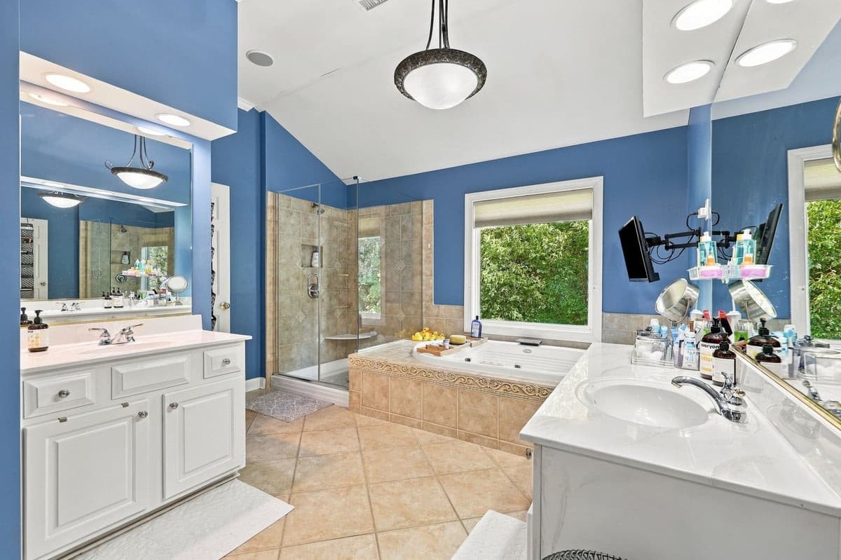 28-web-or-mls-IMG_0041.jpg - 7204 Summit Waters Lane, Raleigh, NC 27613