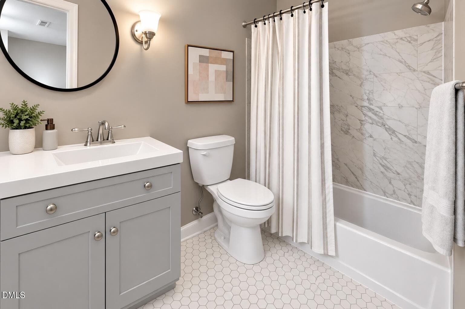 En Suite - 902 Albany Court, Raleigh, NC 27615