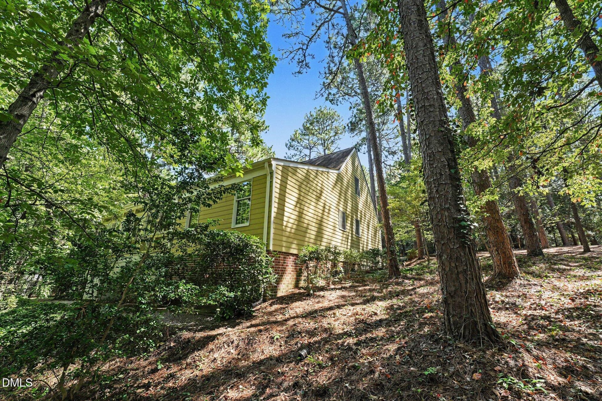 027_file_4902 - 10 Village In The Woods Circle, Southern Pines, NC 28387