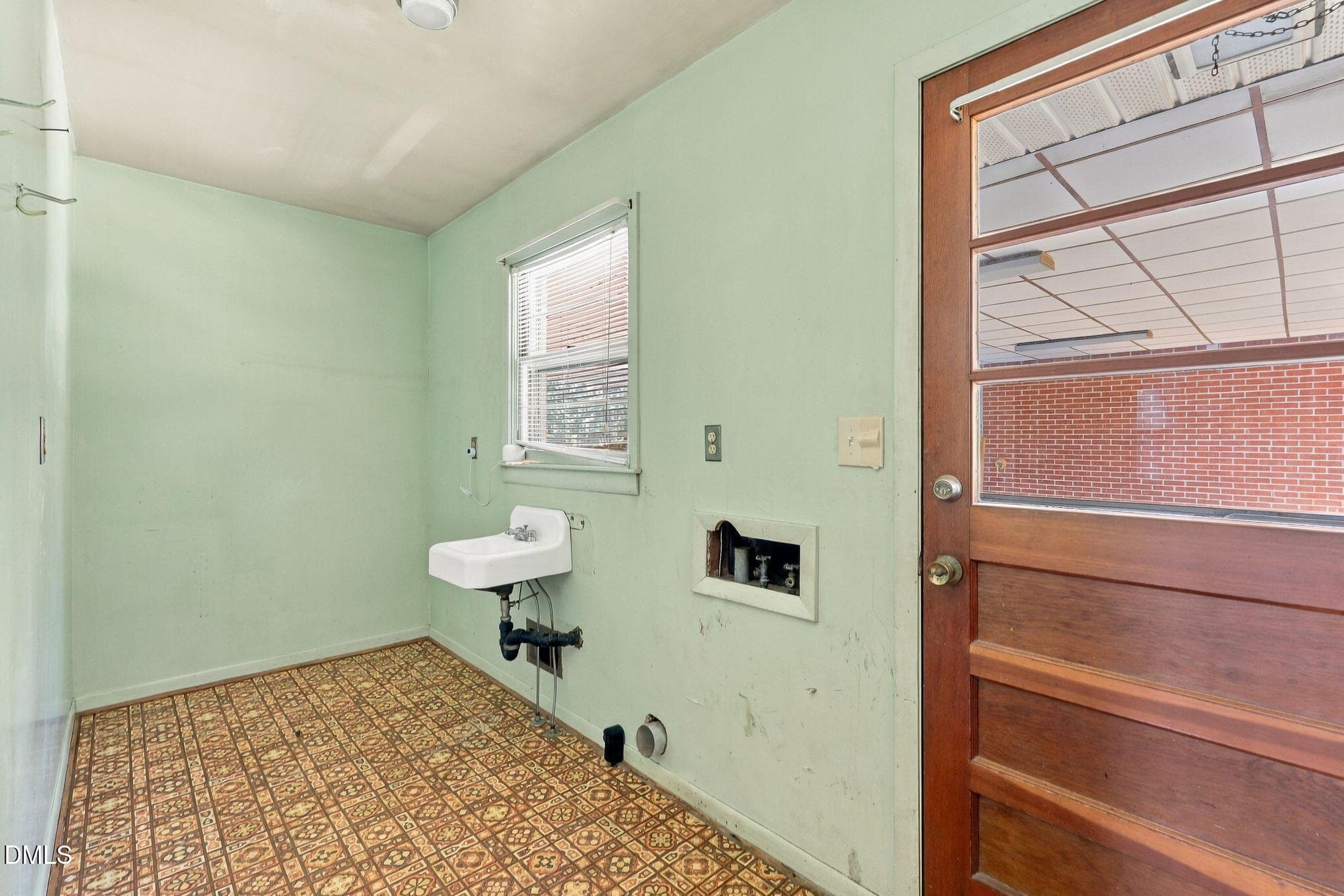 17-web-or-mls-IMG_8195 - 4121 Jane Lane, Raleigh, NC 27604