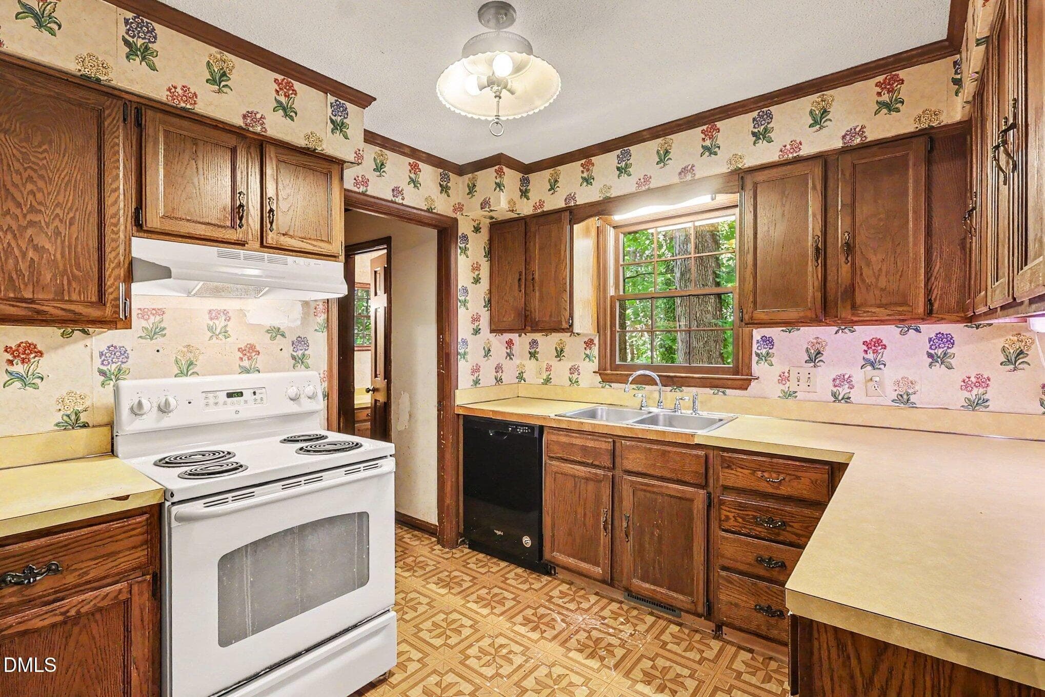 003_file_1756 - 6213 Lakerun Court, Raleigh, NC 27612