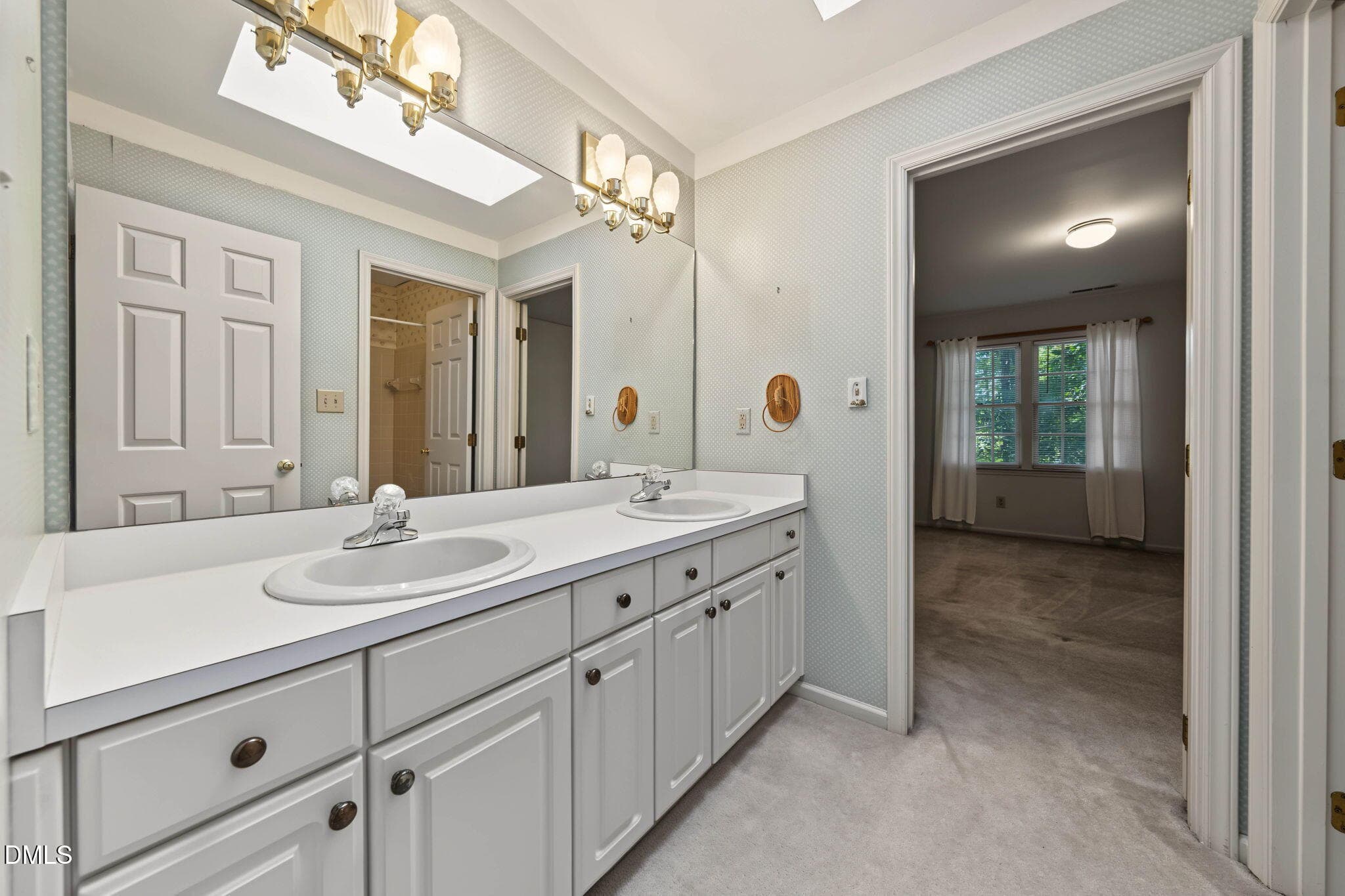 Bath (2) - 207 Hillstone Drive, Raleigh, NC 27615