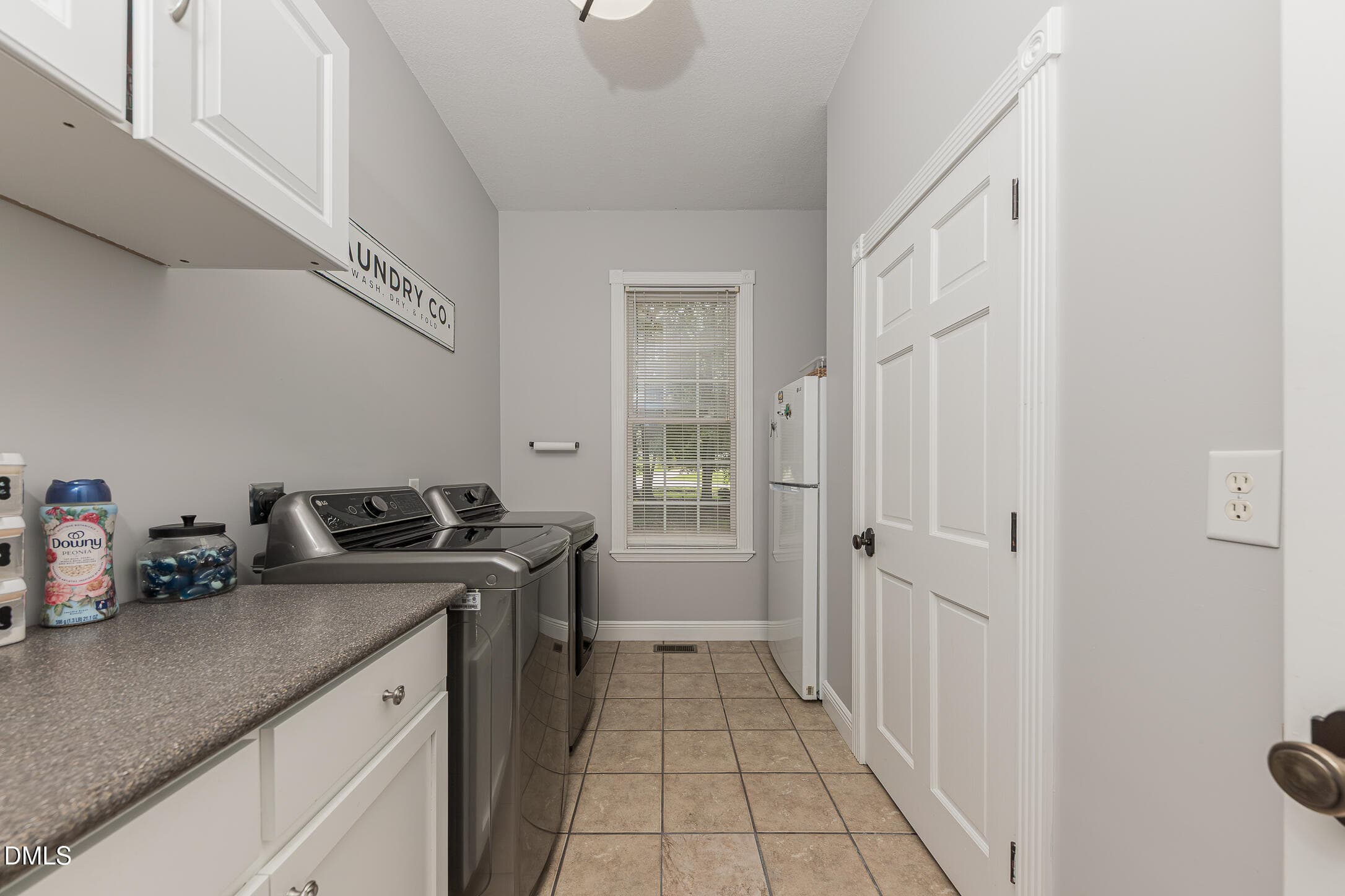 37LAUNDRY - 201 Madison Court, Swansboro, NC 28584