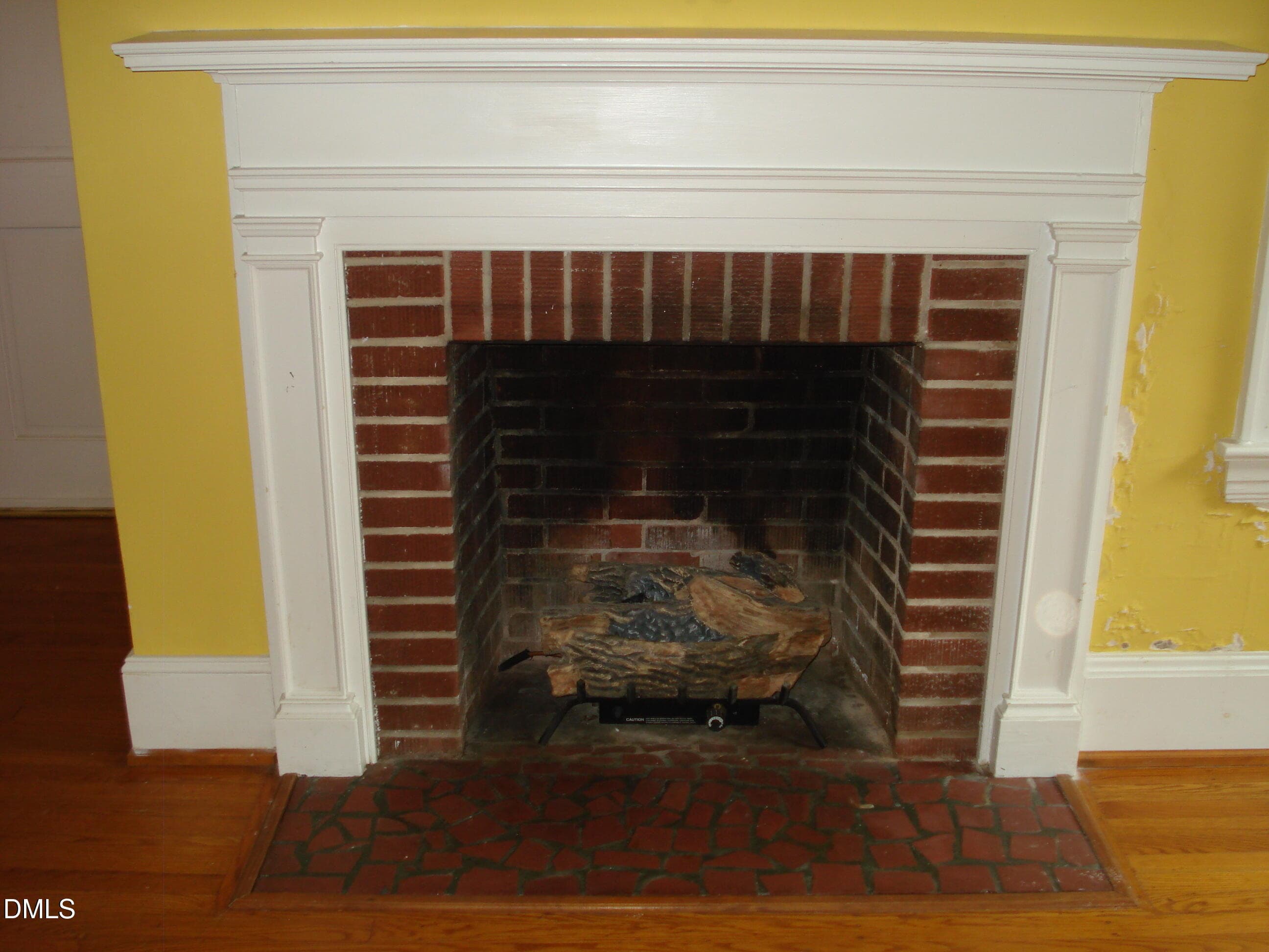 DSC00007 - 700 N Raiford Street, Selma, NC 27576