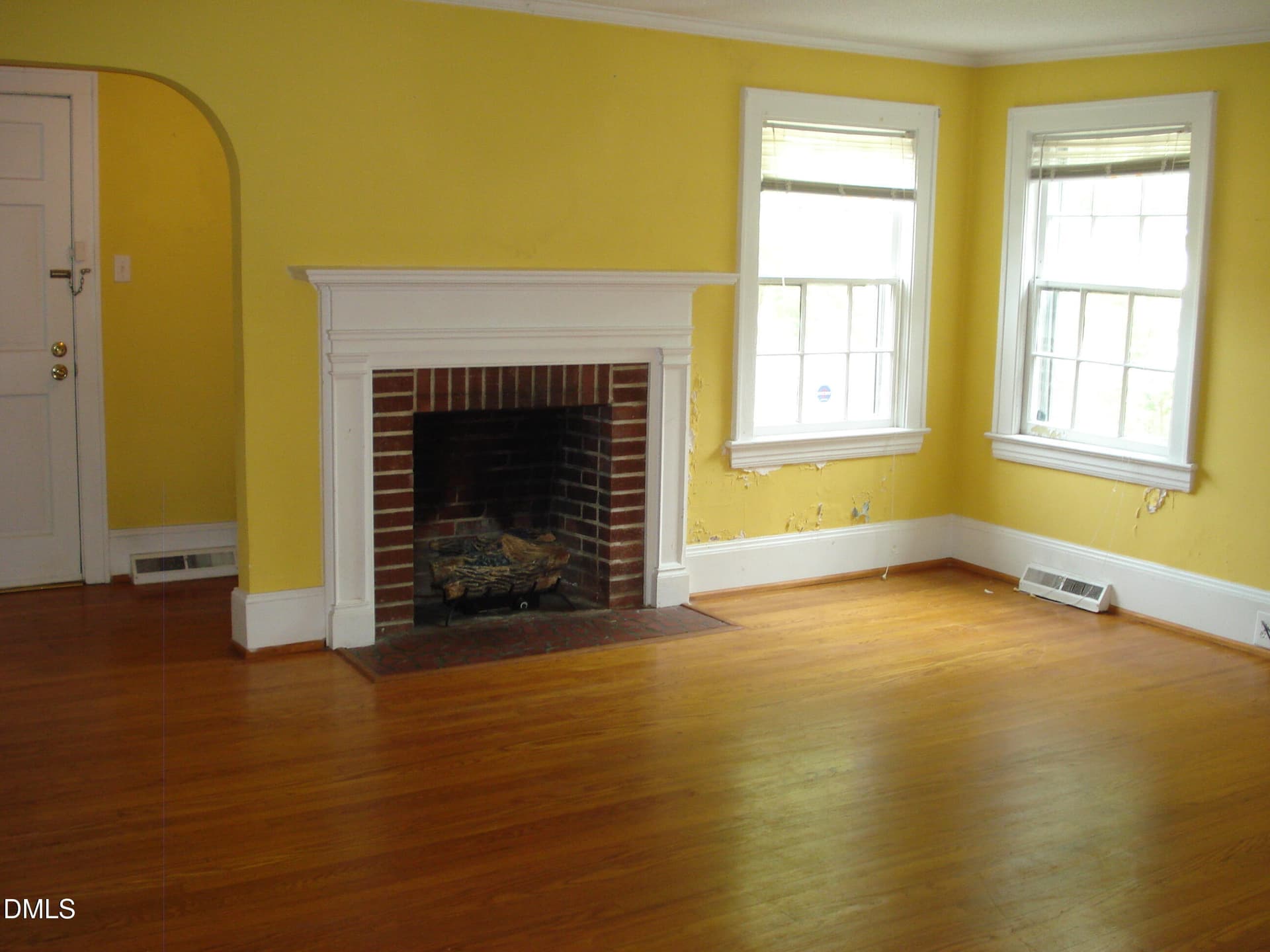 DSC00019 - 700 N Raiford Street, Selma, NC 27576