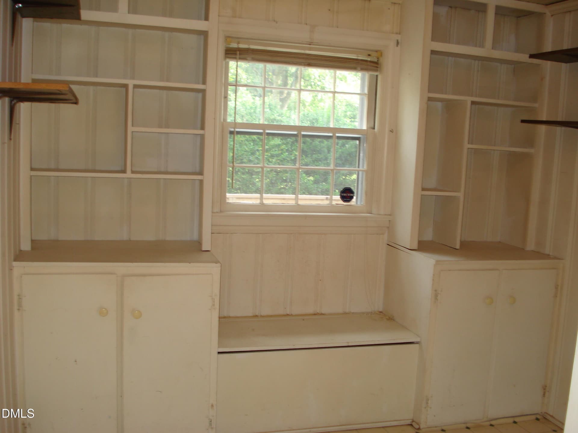 DSC00033 - 700 N Raiford Street, Selma, NC 27576