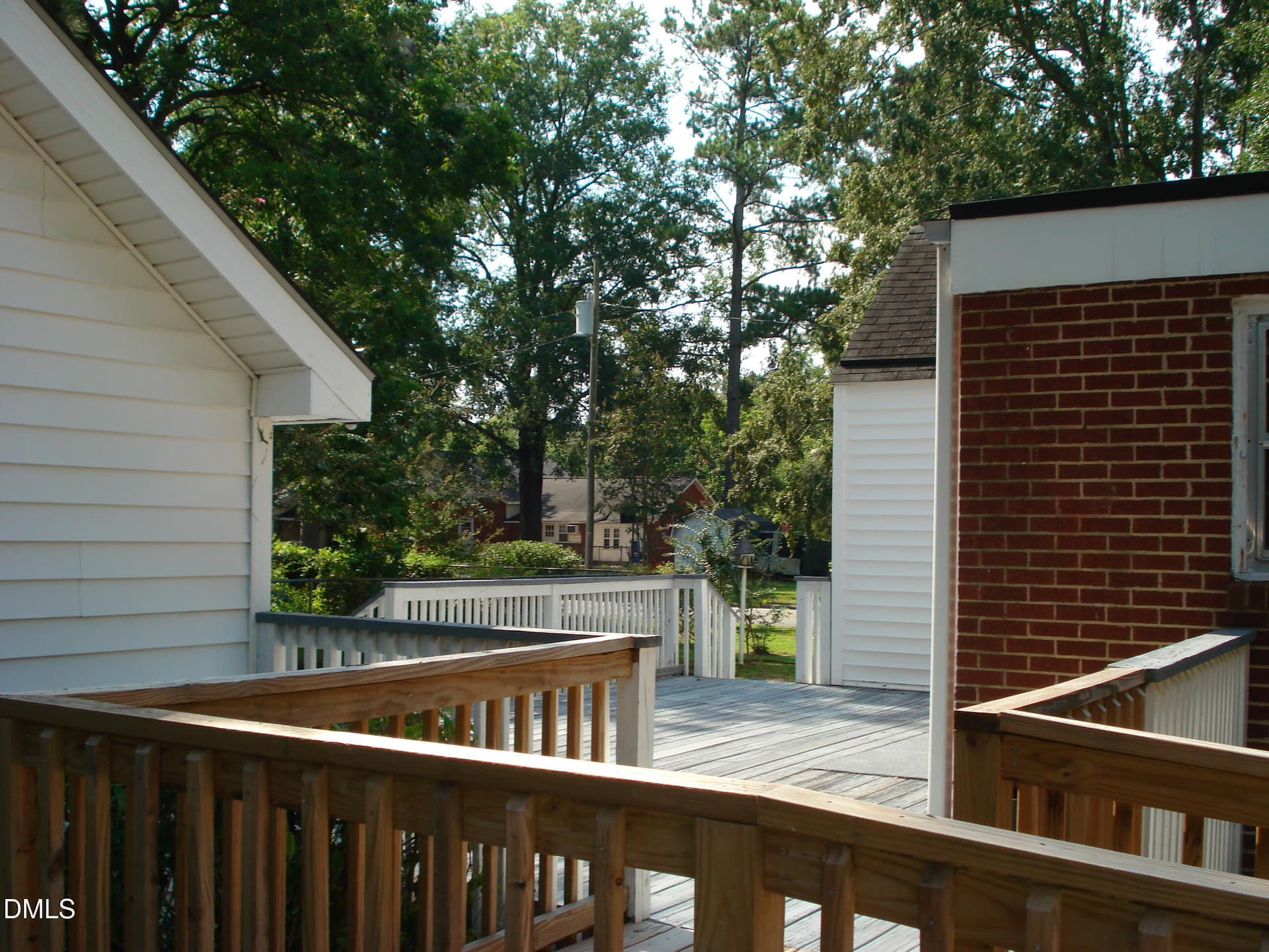 DSC00055 - 700 N Raiford Street, Selma, NC 27576