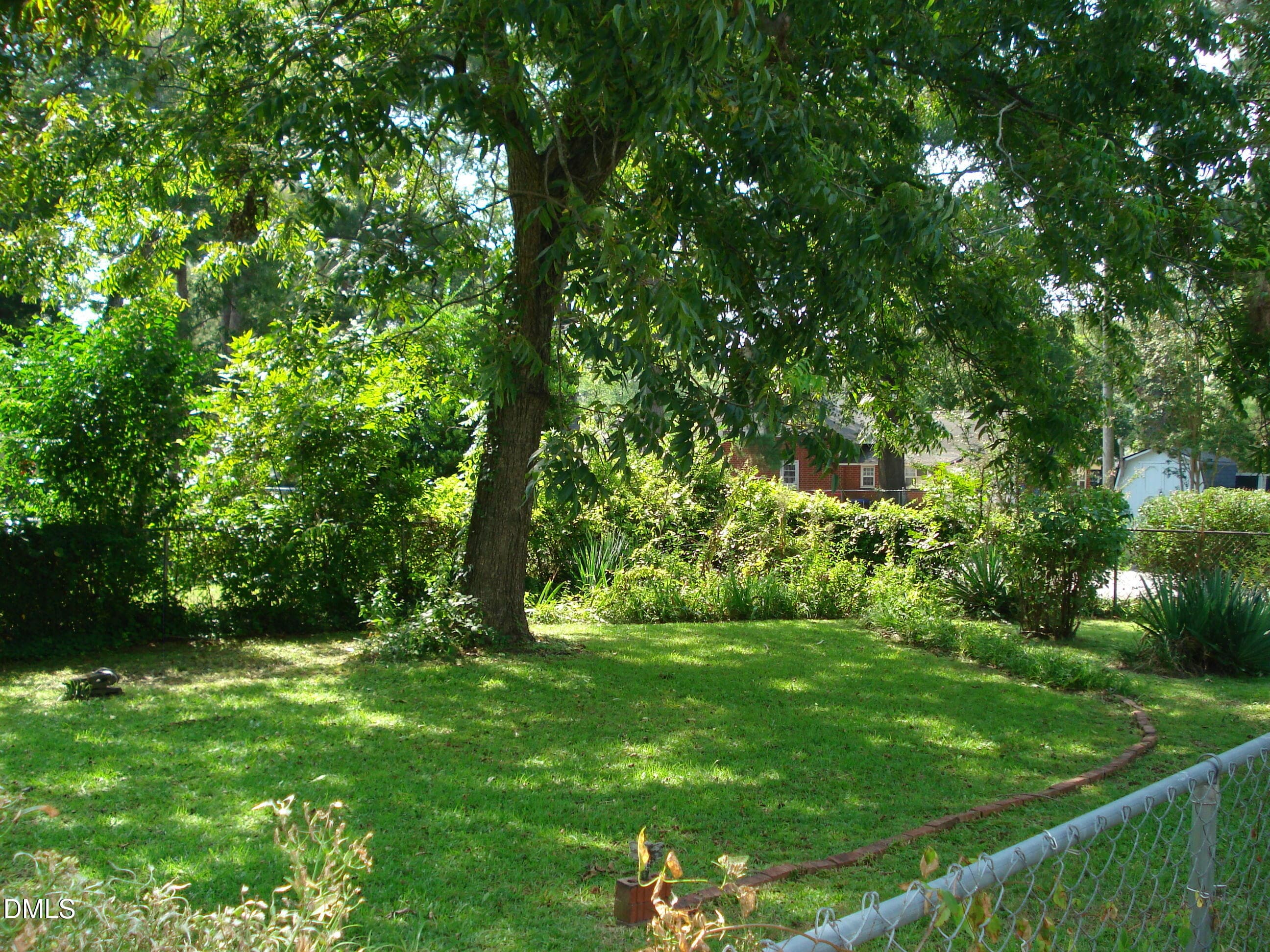 DSC00064 - 700 N Raiford Street, Selma, NC 27576