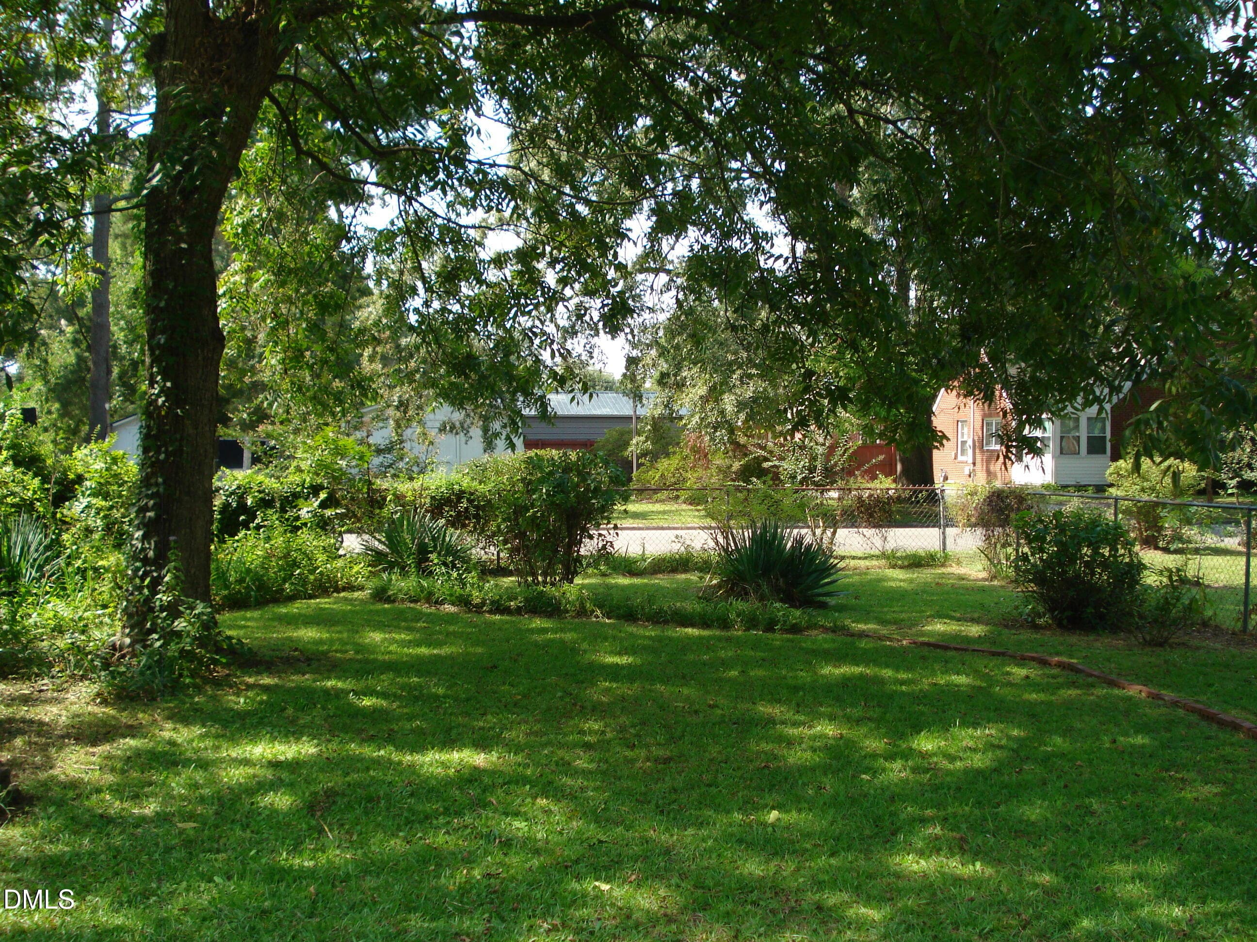 DSC00065 - 700 N Raiford Street, Selma, NC 27576