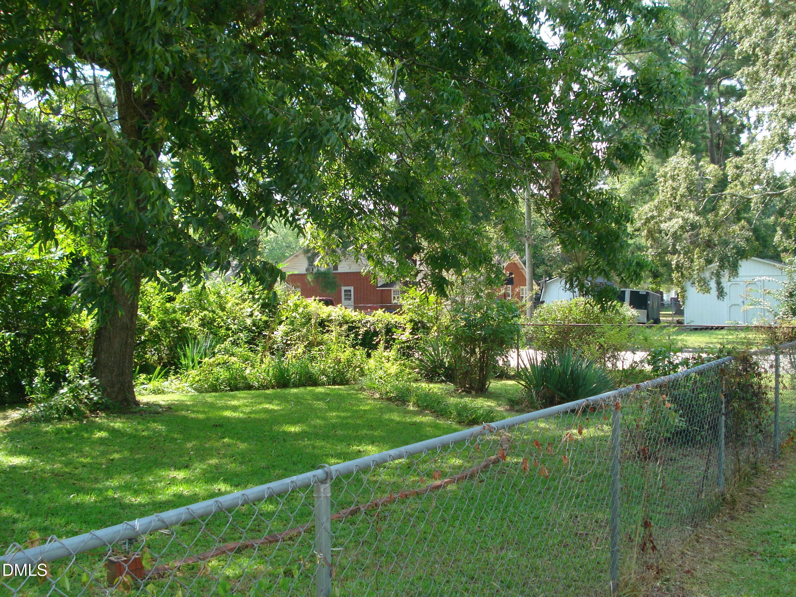 DSC00067 - 700 N Raiford Street, Selma, NC 27576