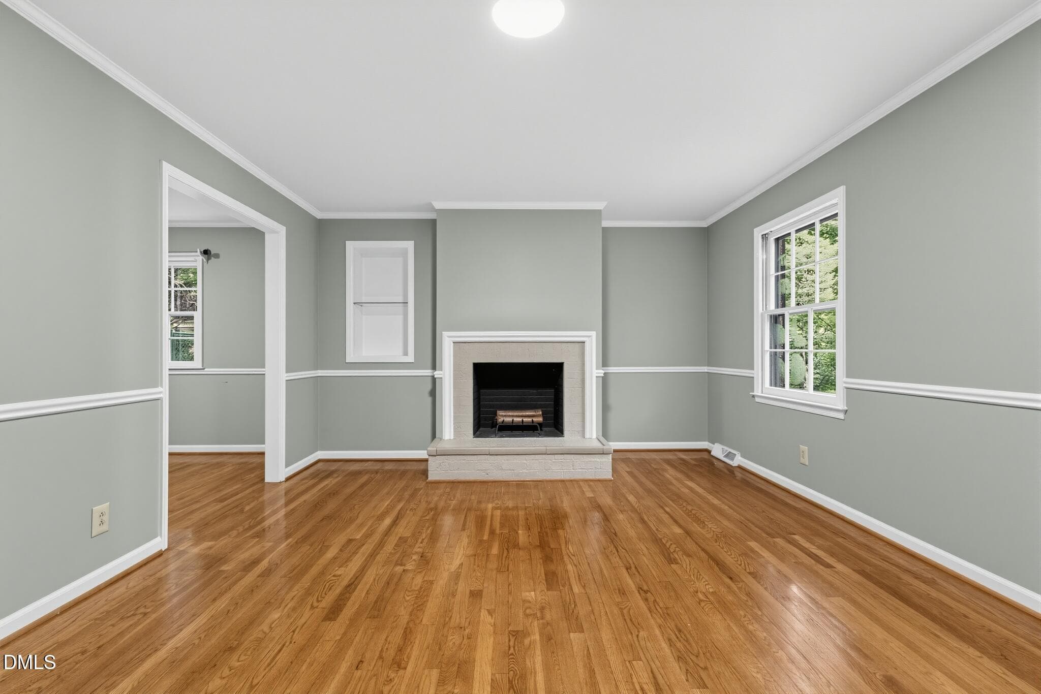 14_4700_Oakcliffe_Rd-Living_room-0825 - 4700 Oakcliffe Road, Greensboro, NC 27406