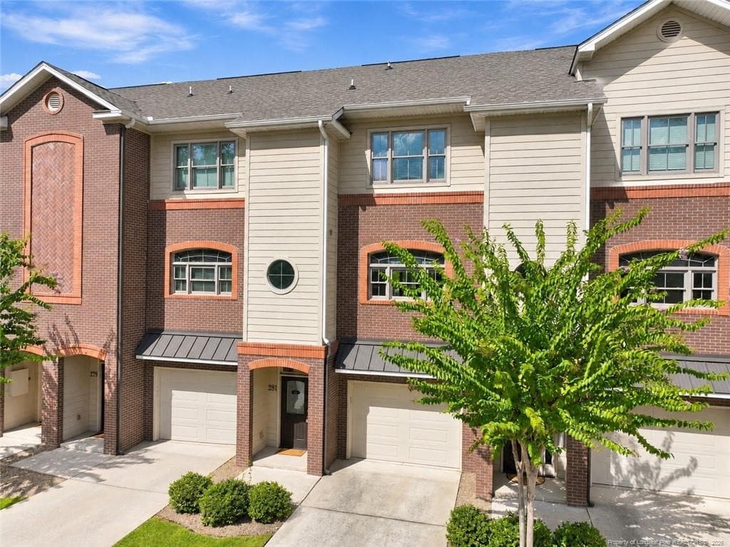 Photo 2 - 281 Hugh Shelton Loop, Fayetteville, NC 28301
