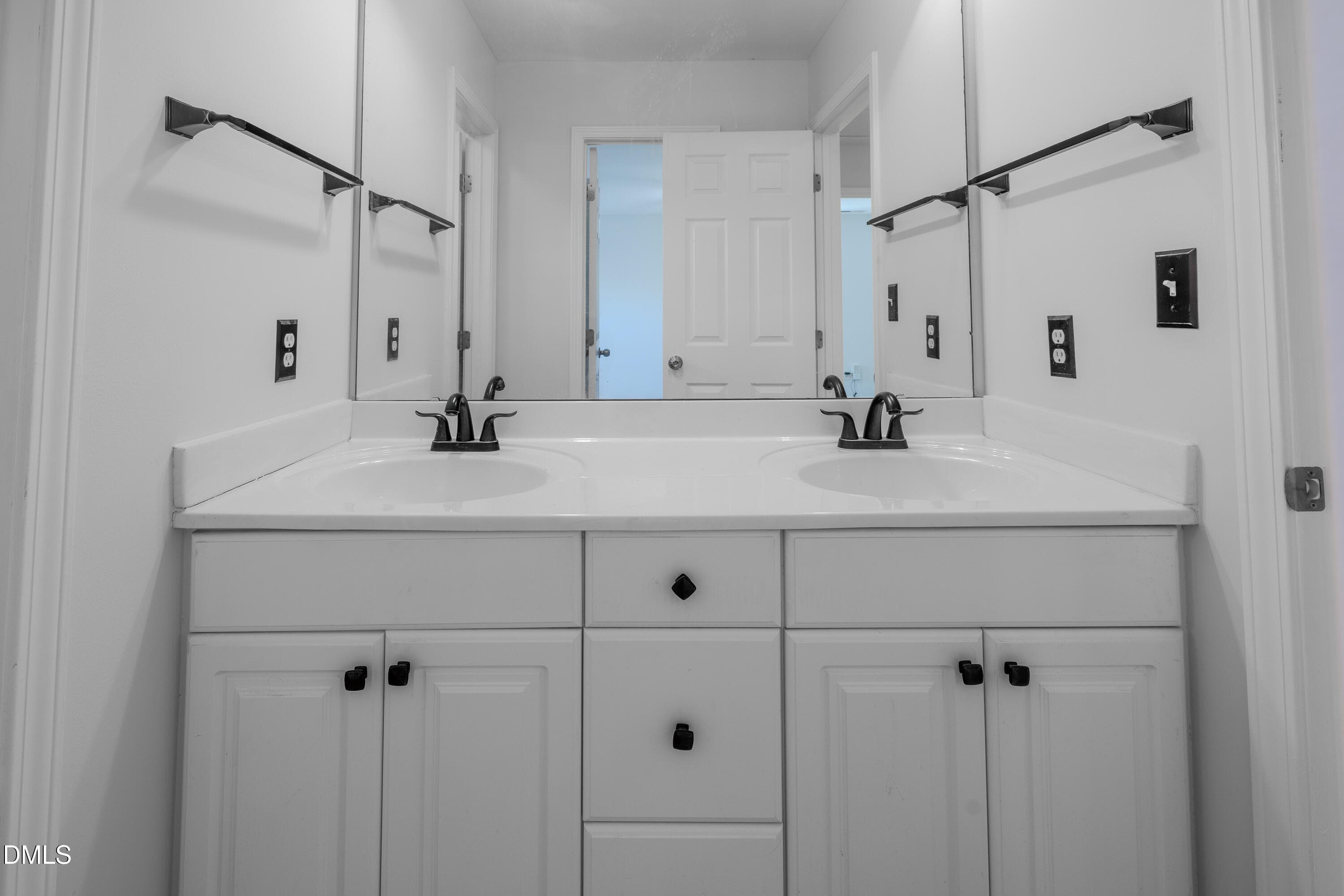 Axil Photo-30 - 8116 Rolling Glenn Drive, Raleigh, NC 27616