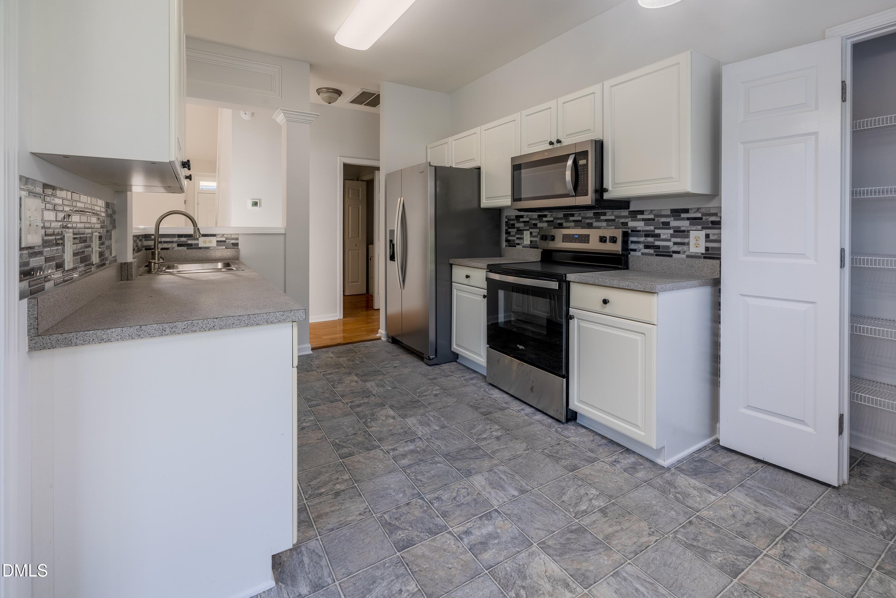 Axil Photo-6 - 8116 Rolling Glenn Drive, Raleigh, NC 27616