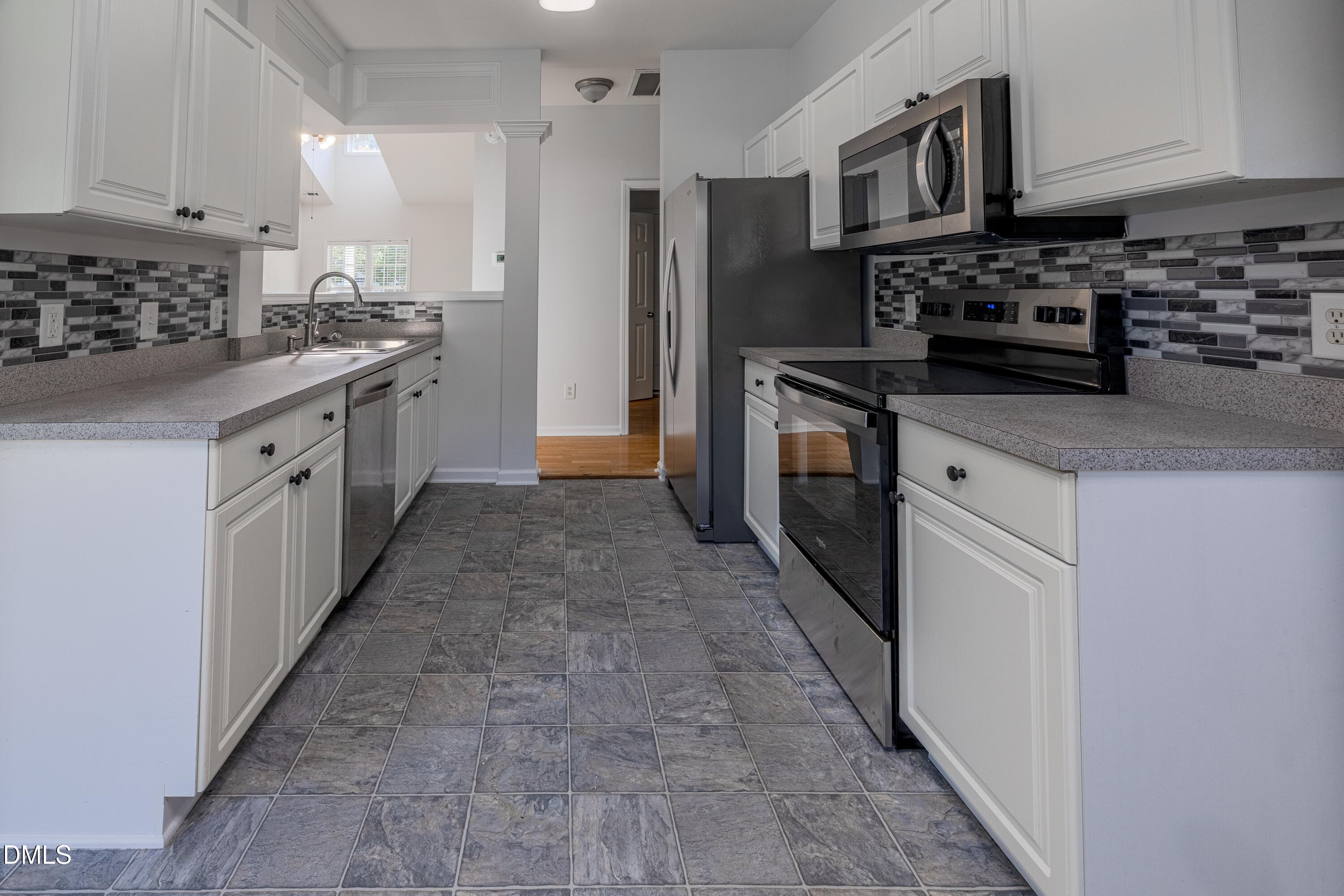 Axil Photo-7 - 8116 Rolling Glenn Drive, Raleigh, NC 27616