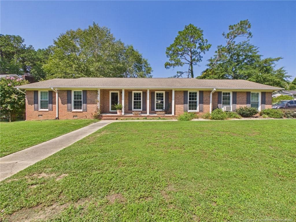 Photo 3 - 3602 Lakeshore Drive, Hope Mills, NC 28348