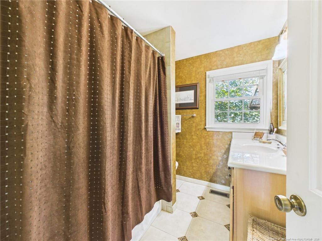 Photo 17 - 3602 Lakeshore Drive, Hope Mills, NC 28348