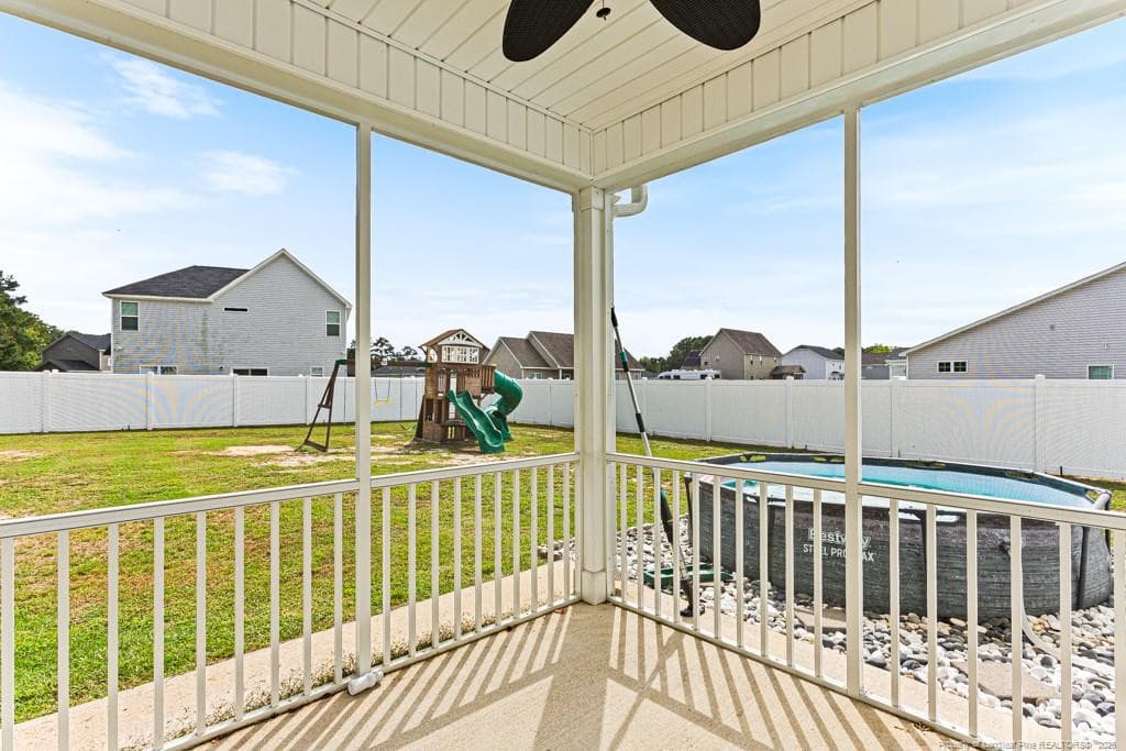 Screened patio - 194 Doubletree Lane, Autryville, NC 28318, Autryville