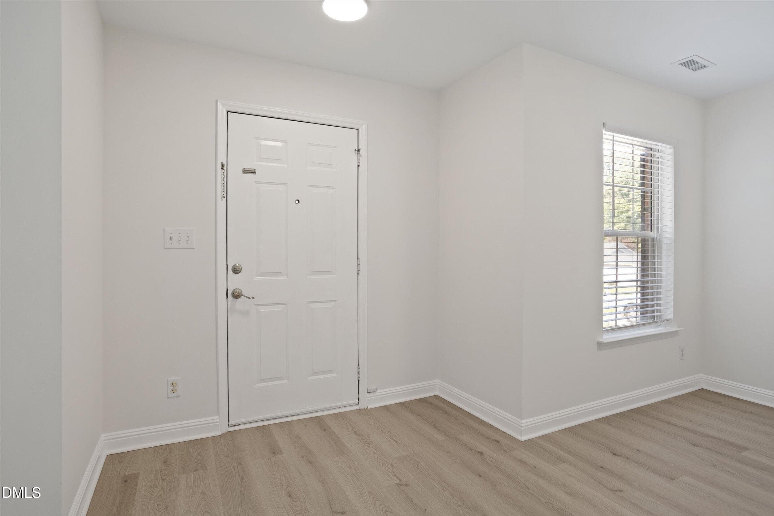 10-121 Evening Star Dr [3417608]_0918202 - 121 Evening Star Drive, Apex, NC 27502