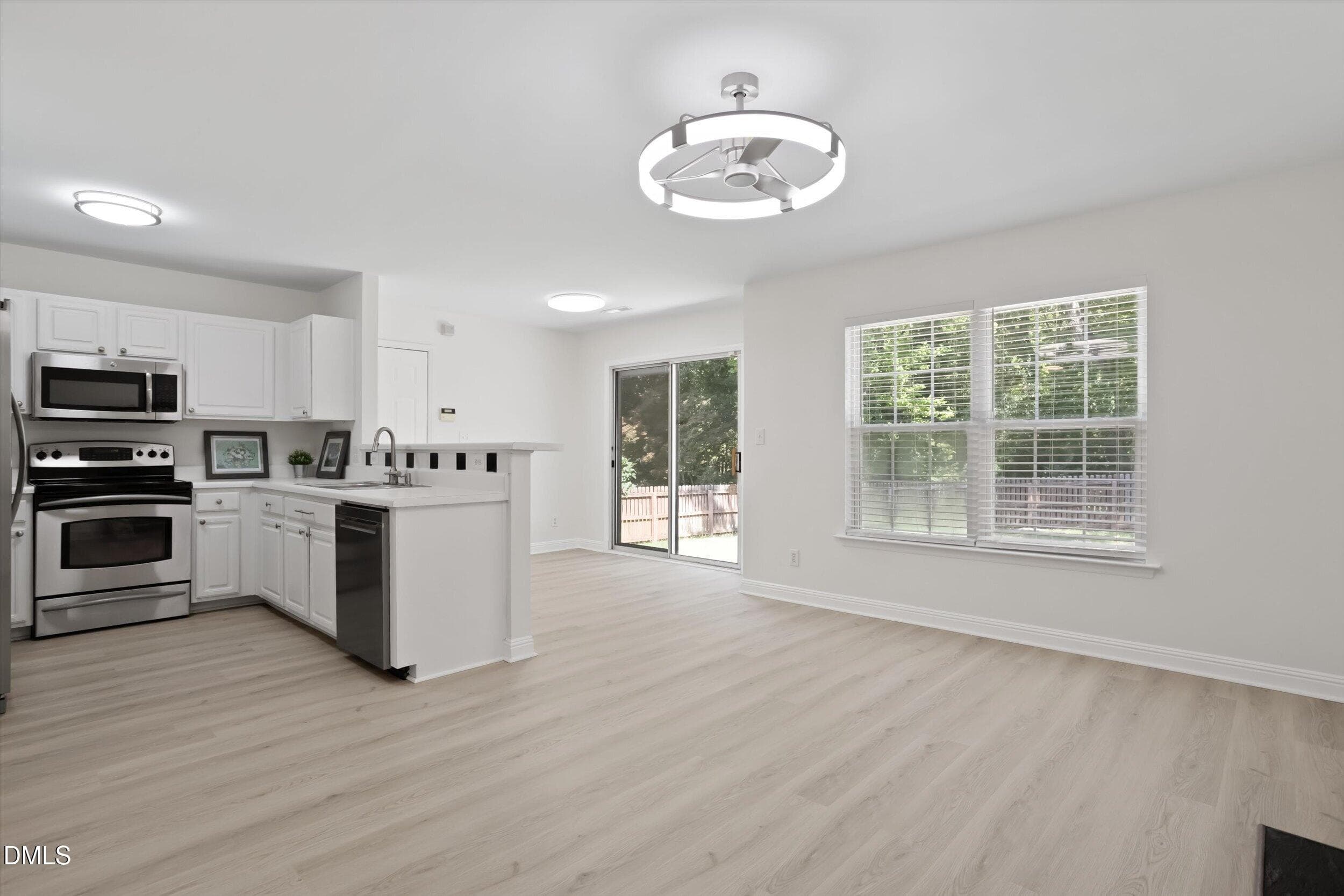 17-121 Evening Star Dr [3417608]_0918202 - 121 Evening Star Drive, Apex, NC 27502