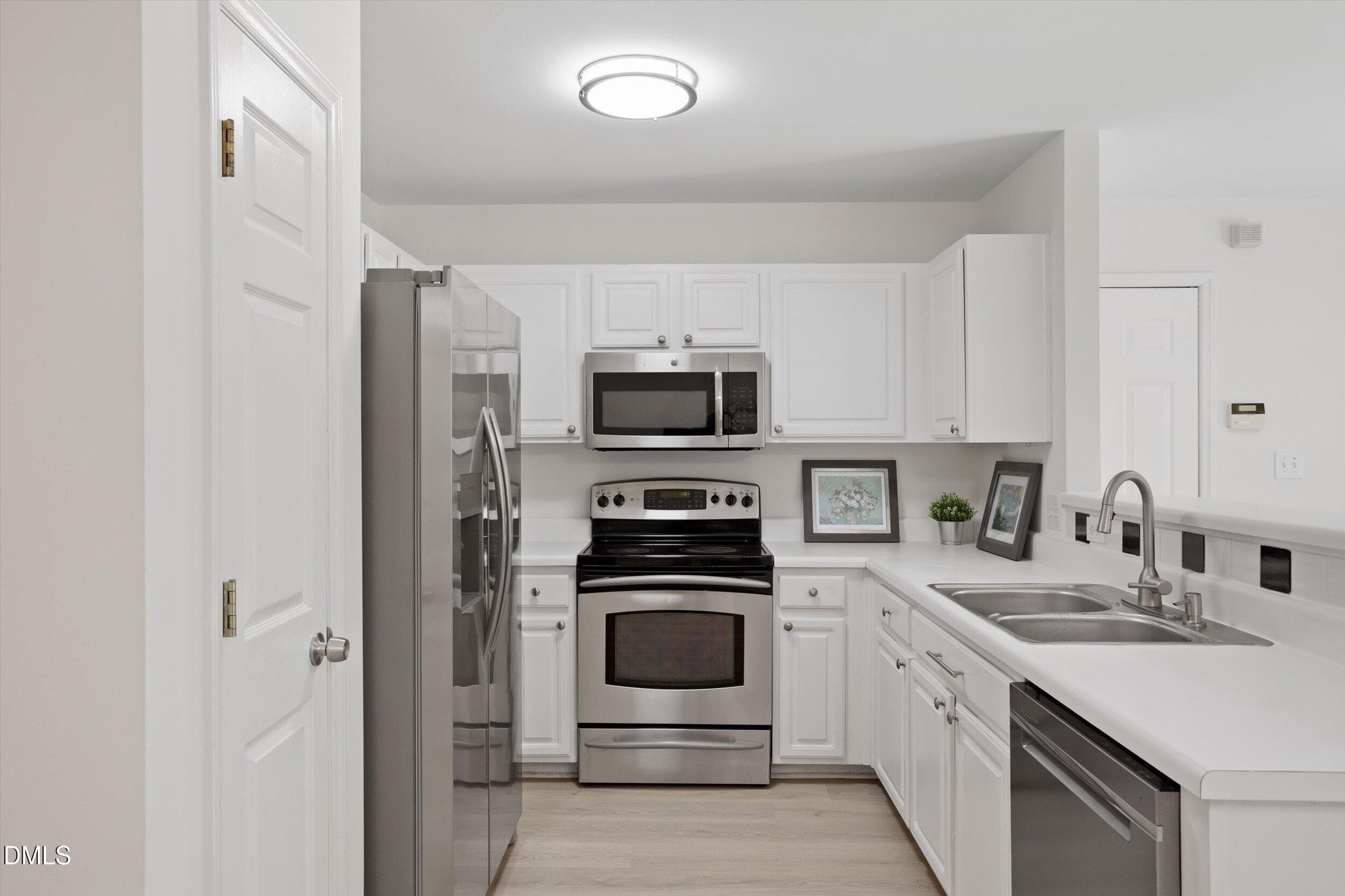 22-121 Evening Star Dr [3417608]_0918202 - 121 Evening Star Drive, Apex, NC 27502