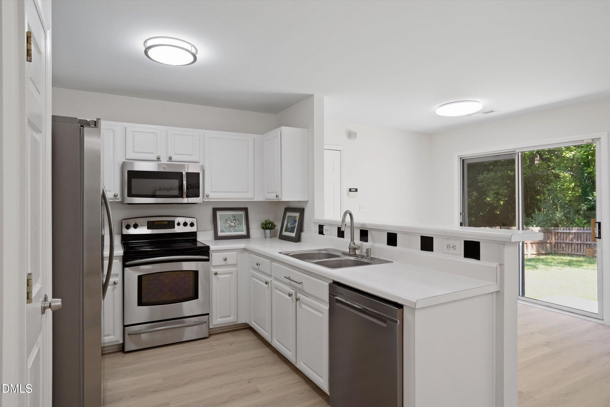 23-121 Evening Star Dr [3417608]_0918202 - 121 Evening Star Drive, Apex, NC 27502
