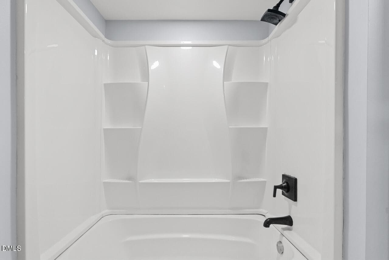 Hall Full Bath - 500 Umstead Drive, Chapel Hill, NC 27516, Chapel Hill