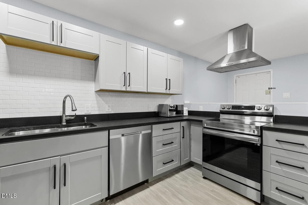 Kitchen - 500 Umstead Drive, Chapel Hill, NC 27516, Chapel Hill