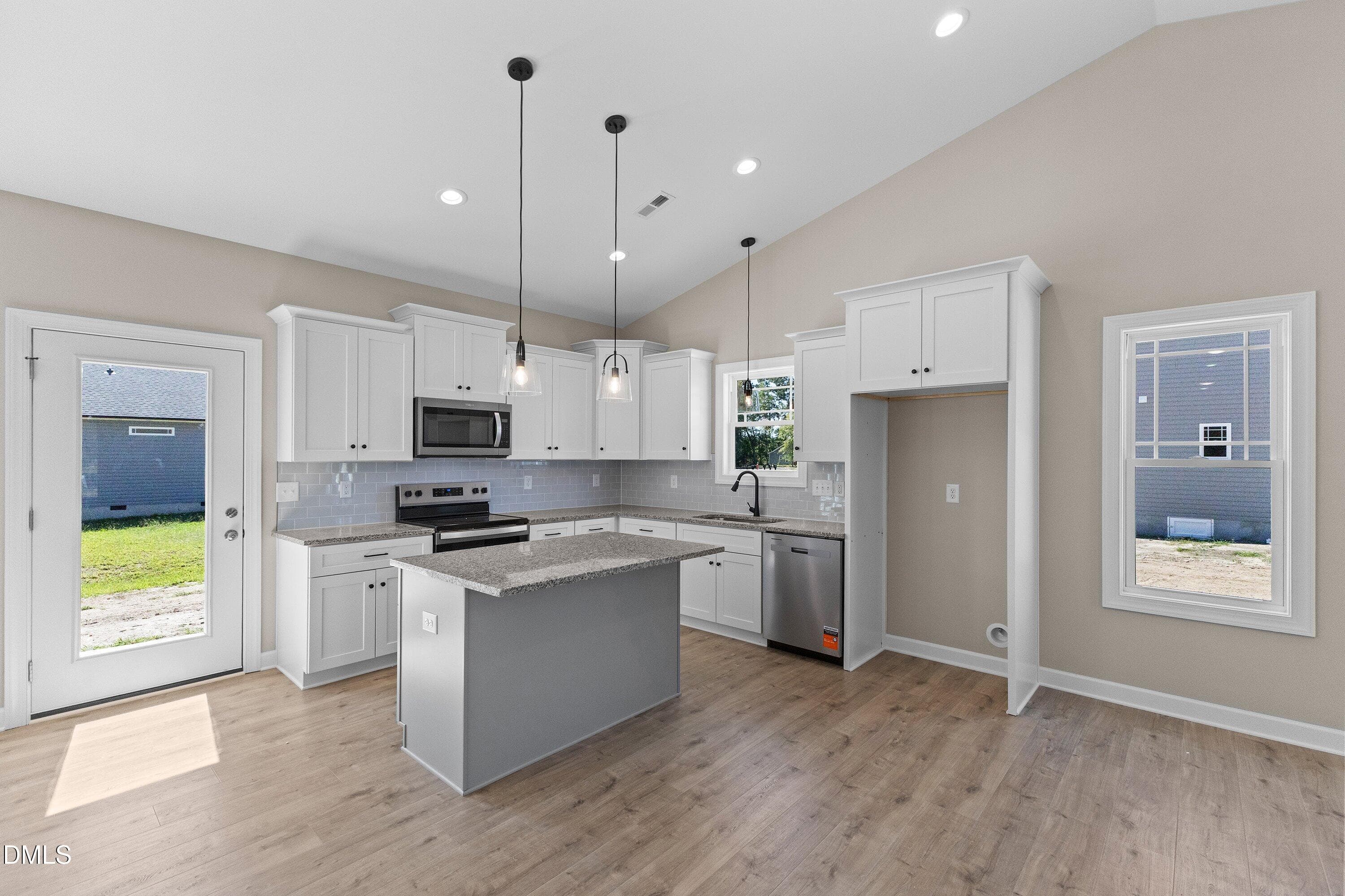 09-930 Micro Rd W_9248 - 930 Micro Road W, Selma, NC 27576