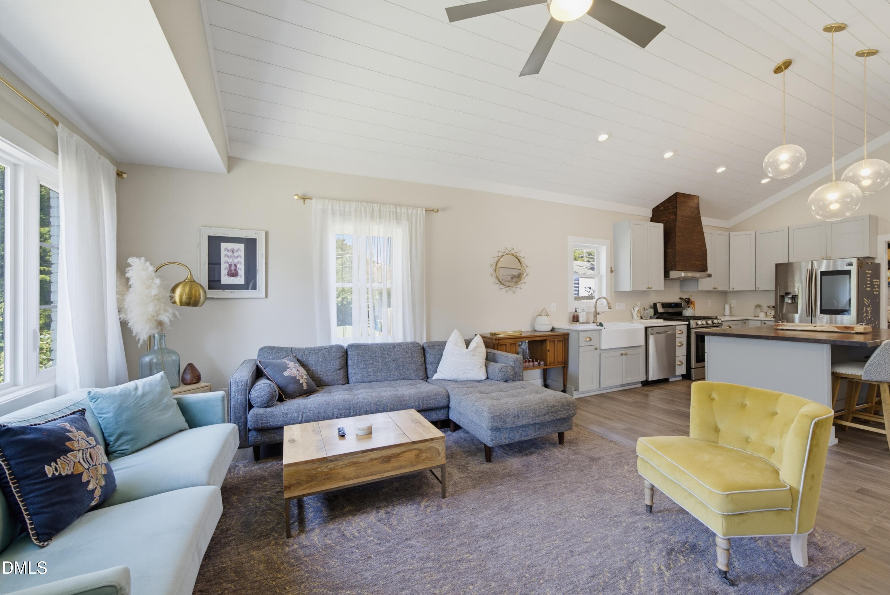 Living area - 601 Quarry Street, Raleigh, NC 27601