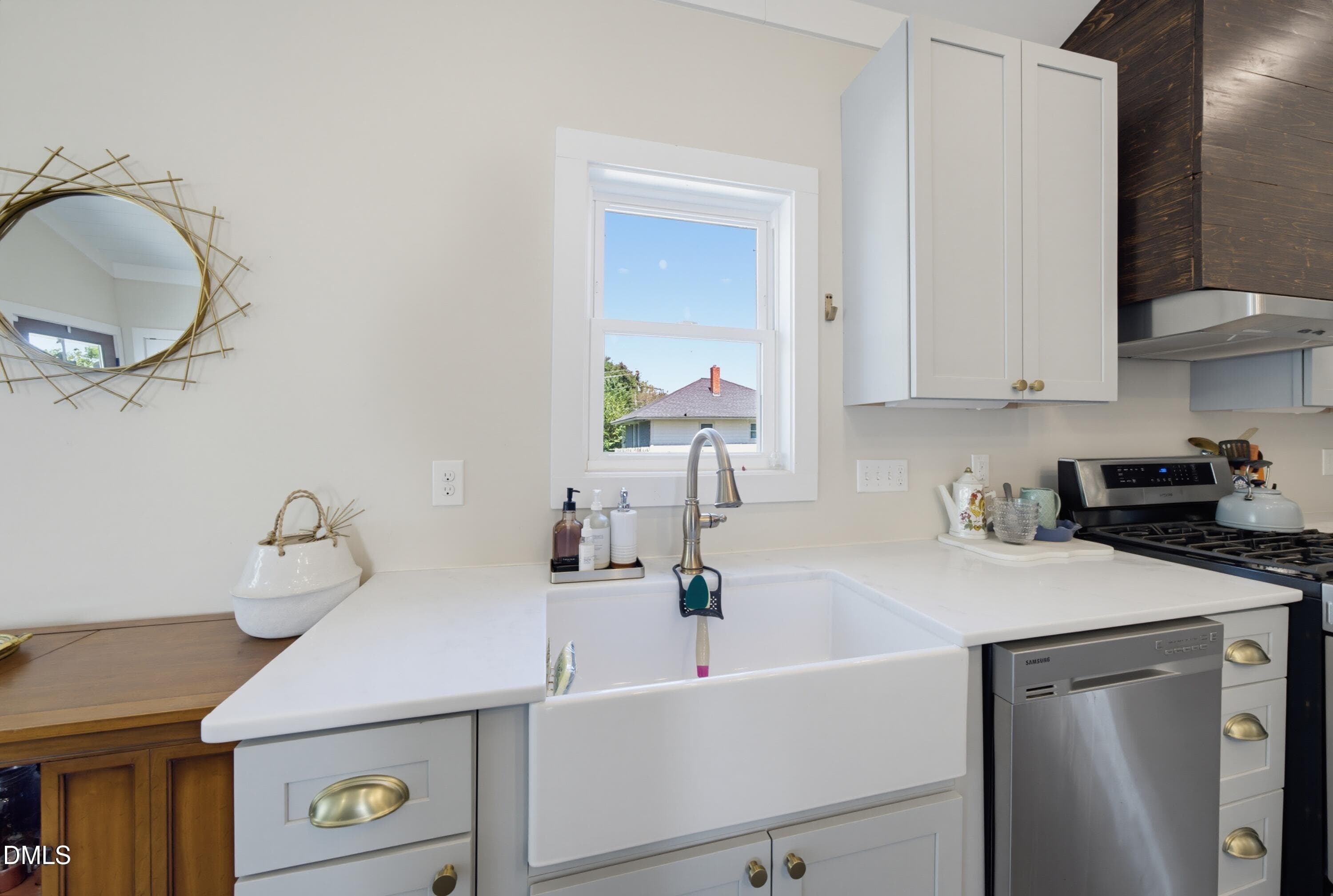 Kitchen - 601 Quarry Street, Raleigh, NC 27601