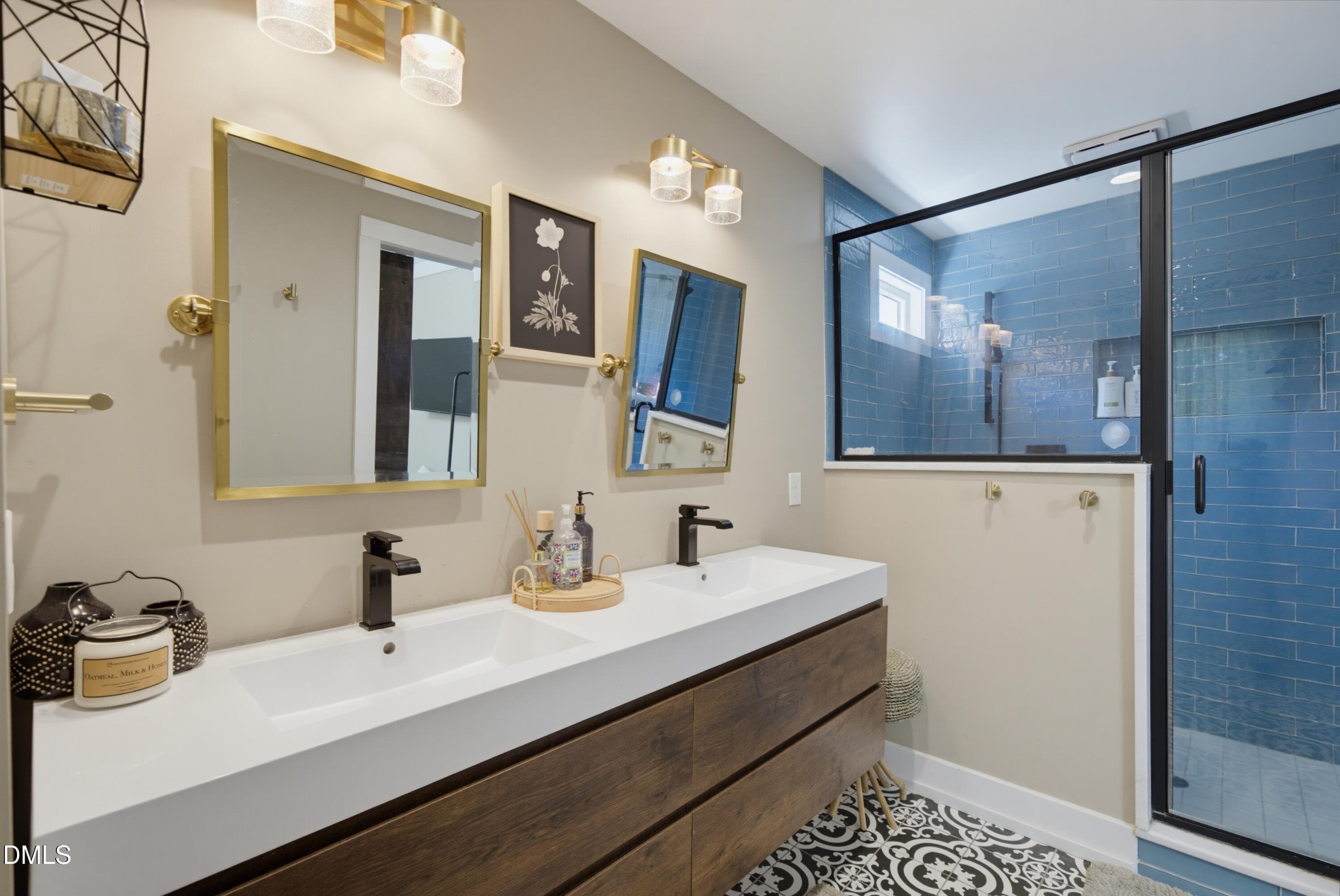 Primary bathroom - 601 Quarry Street, Raleigh, NC 27601