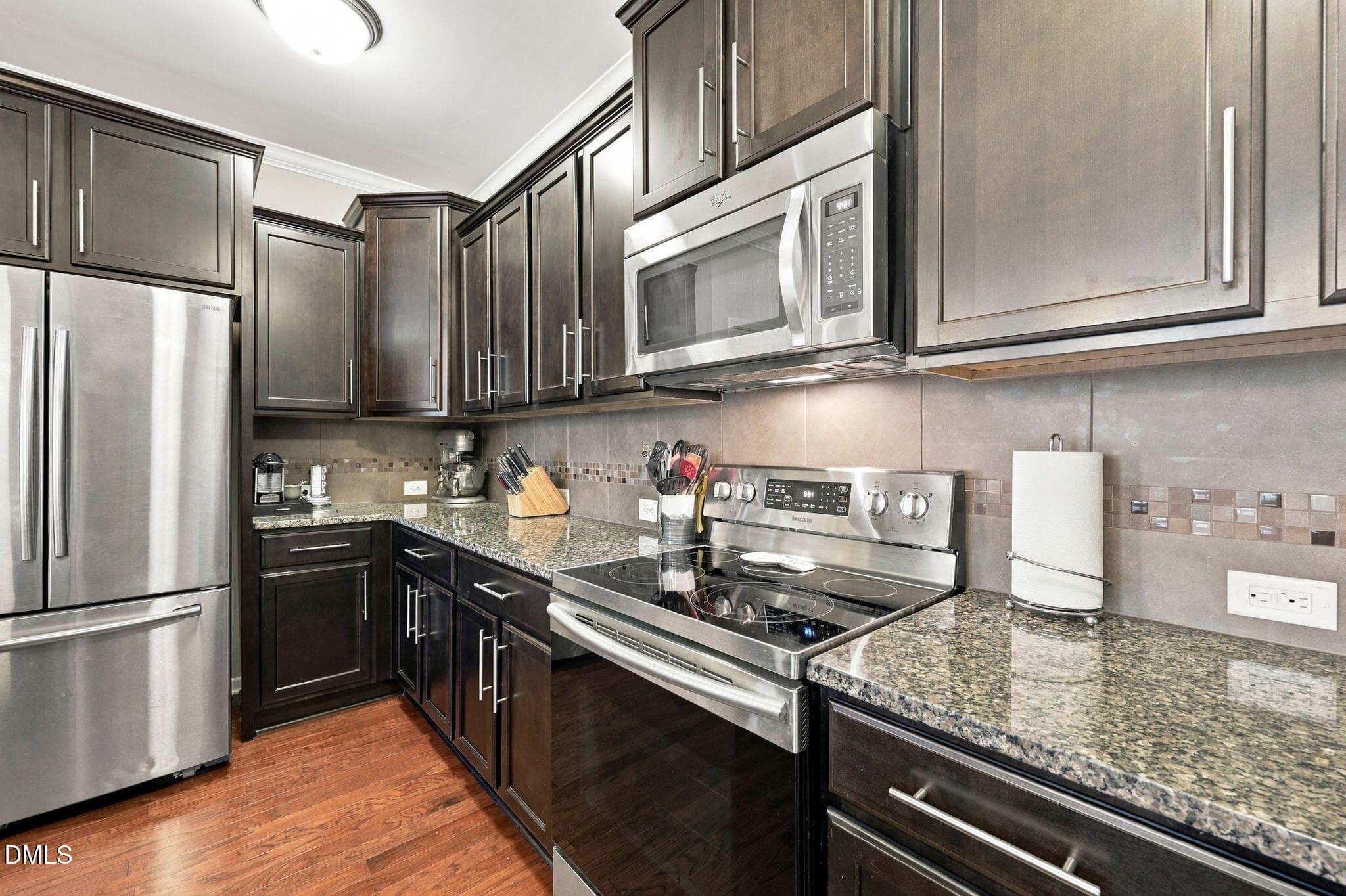 Electric Range & Microwave - 421 Shakespeare Drive, Morrisville, NC 27560, Morrisville