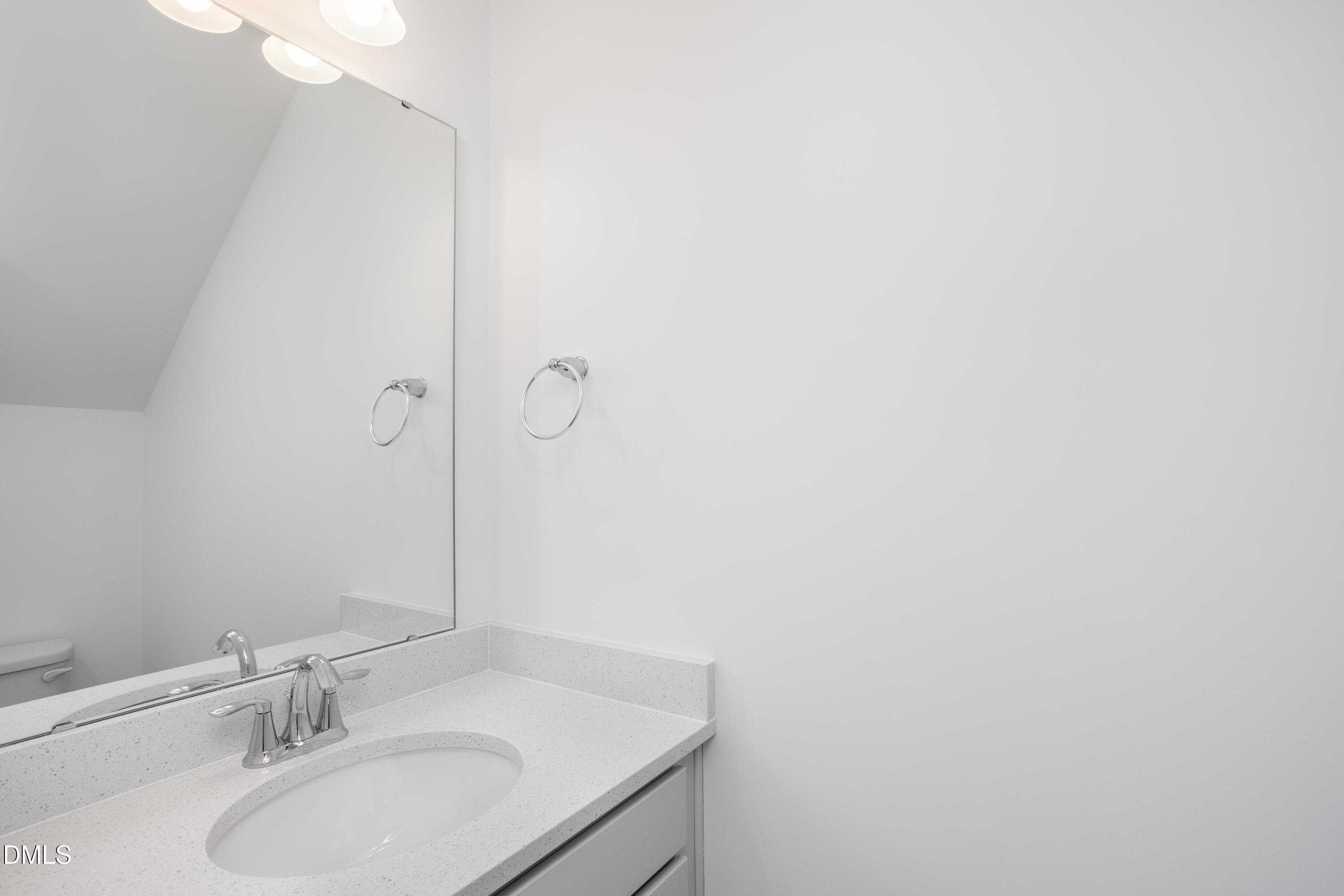 Powder Bath - 576 Highview Drive, Benson, NC 27504