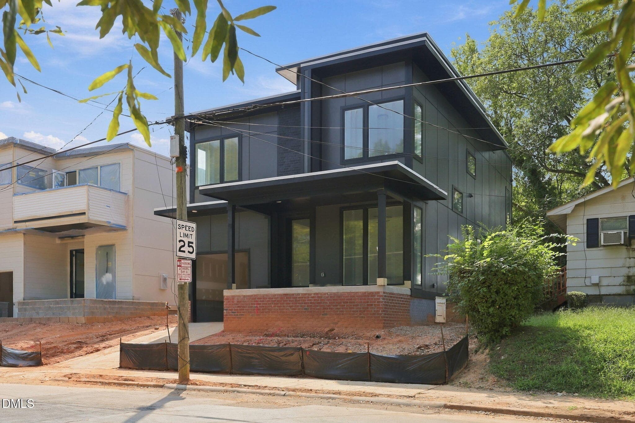 3-web-or-mls-IMG_0183_1 - 814 E Davie Street, Raleigh, NC 27601