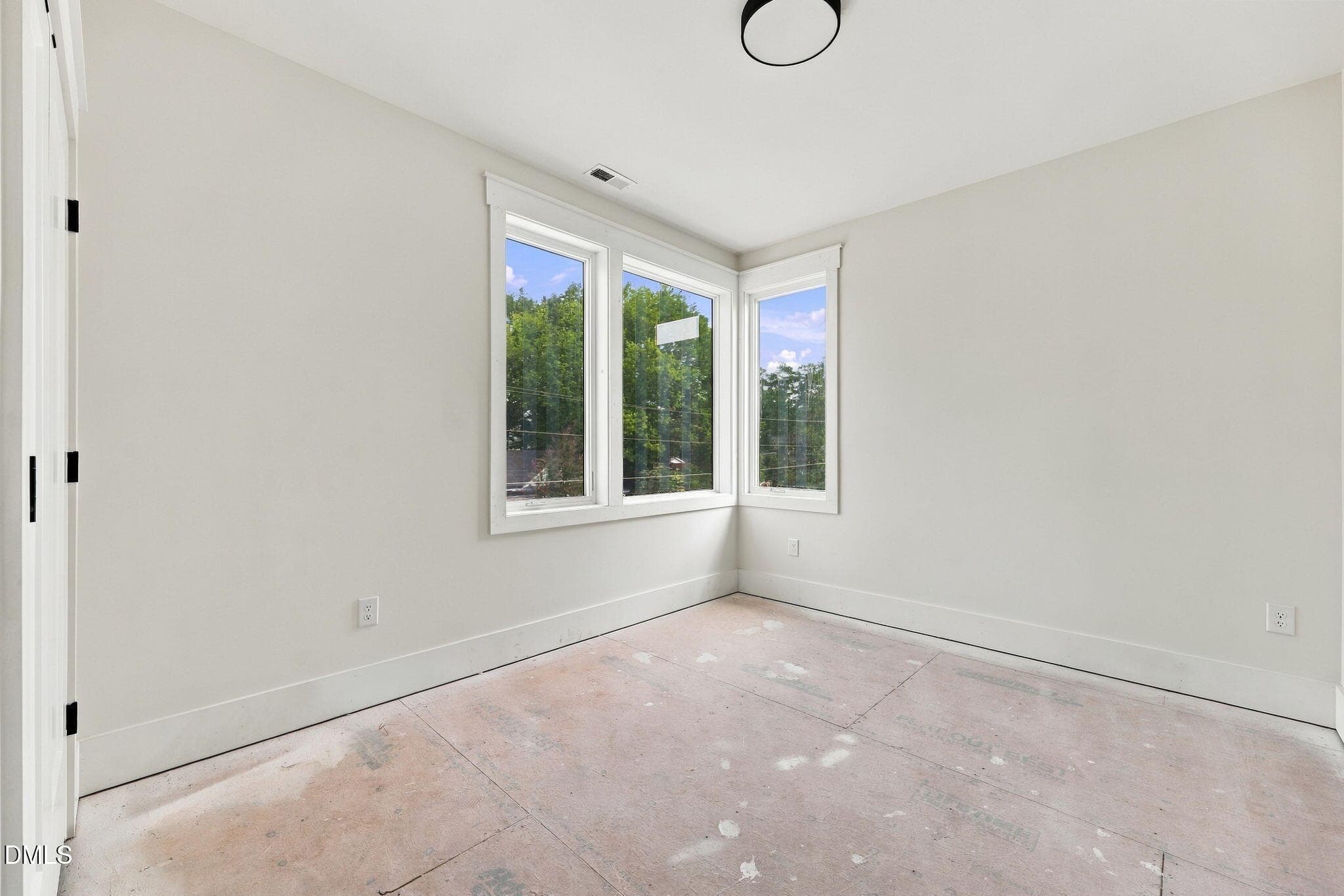 17-web-or-mls-IMG_0126 - 814 E Davie Street, Raleigh, NC 27601